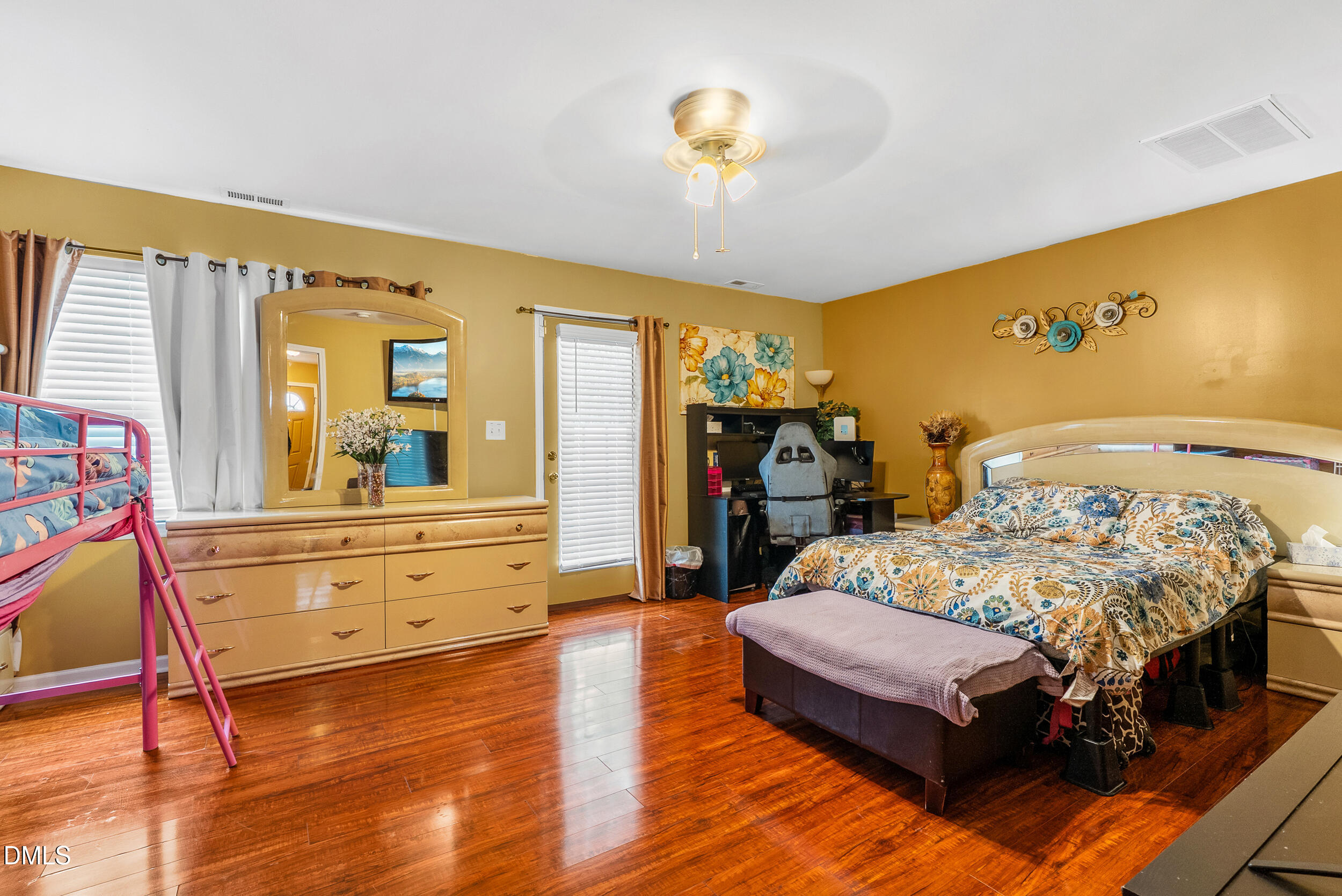 8840 Thornton Town Place Property Photo 10