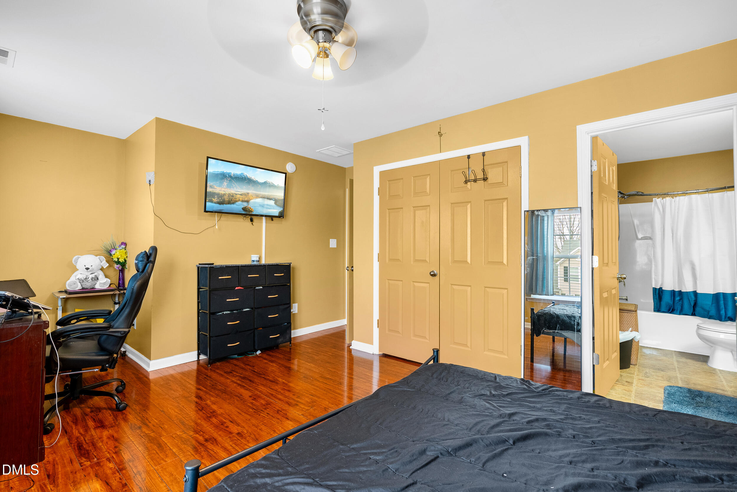 8840 Thornton Town Place Property Photo 11
