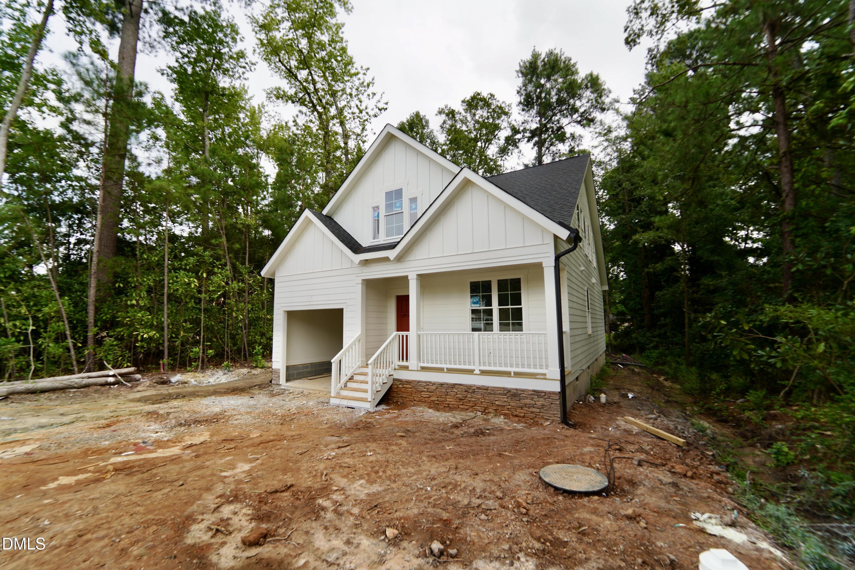 209 W Franklin Street Property Photo 4