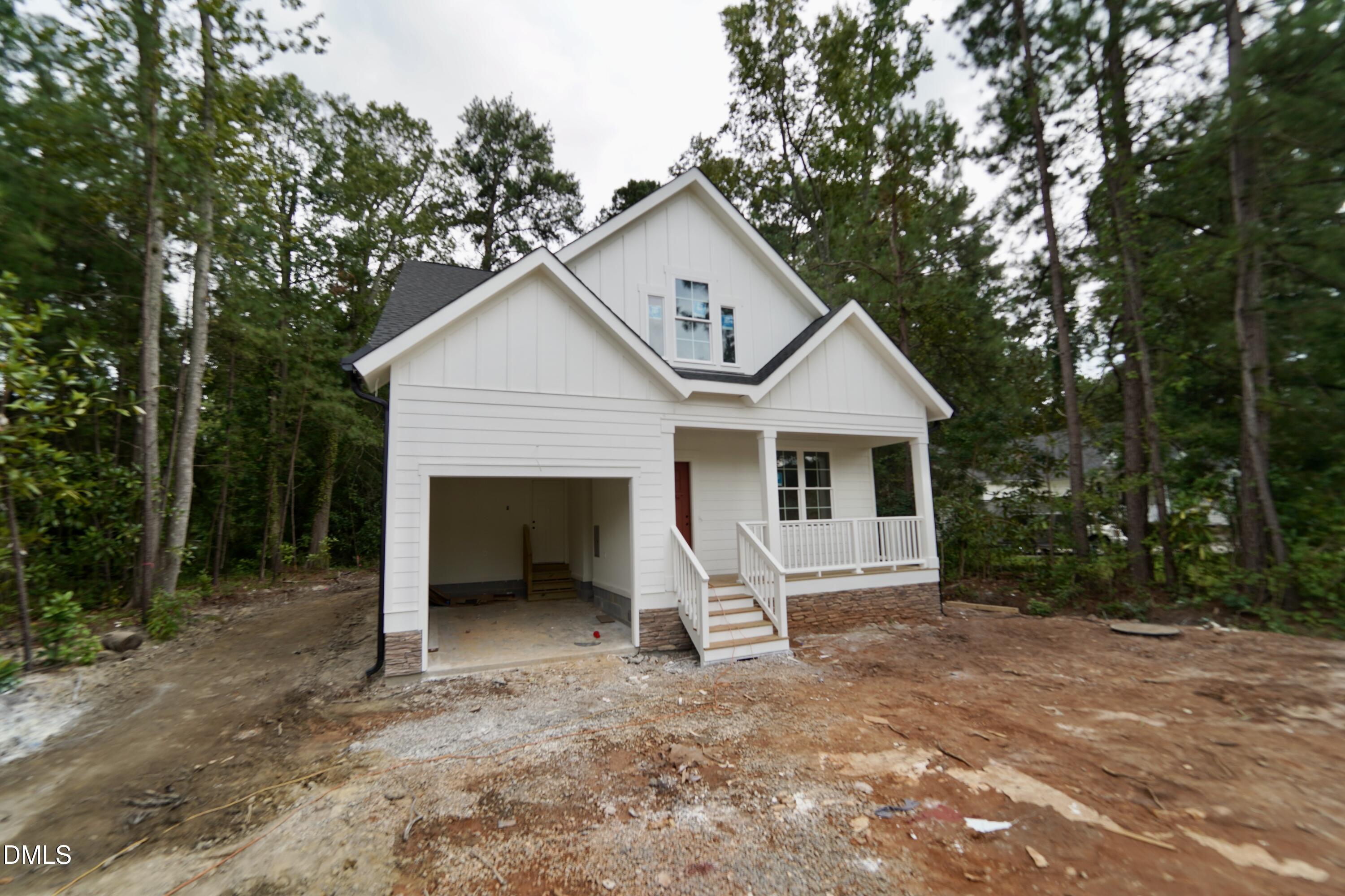 209 W Franklin Street Property Photo 5