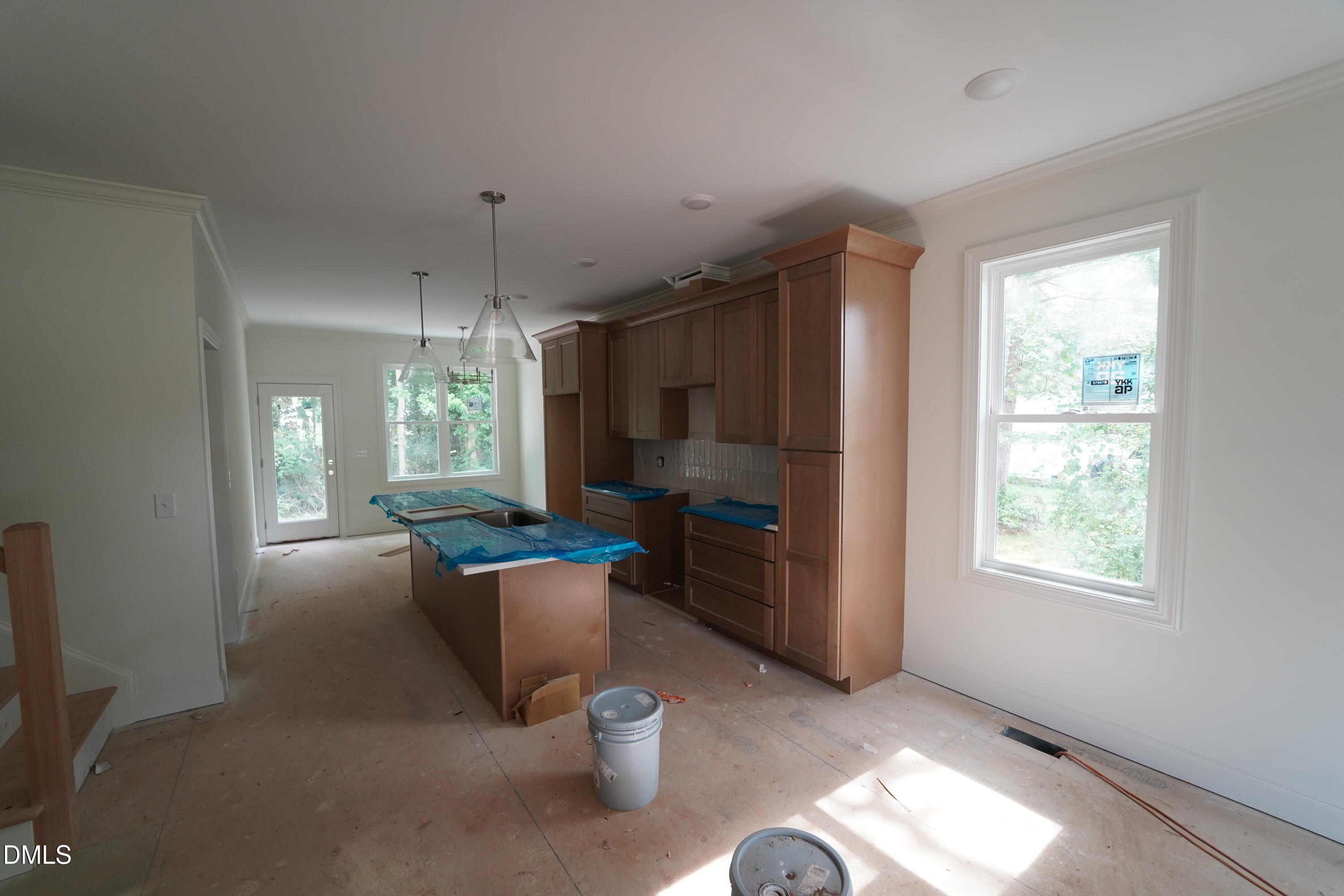 209 W Franklin Street Property Photo 7