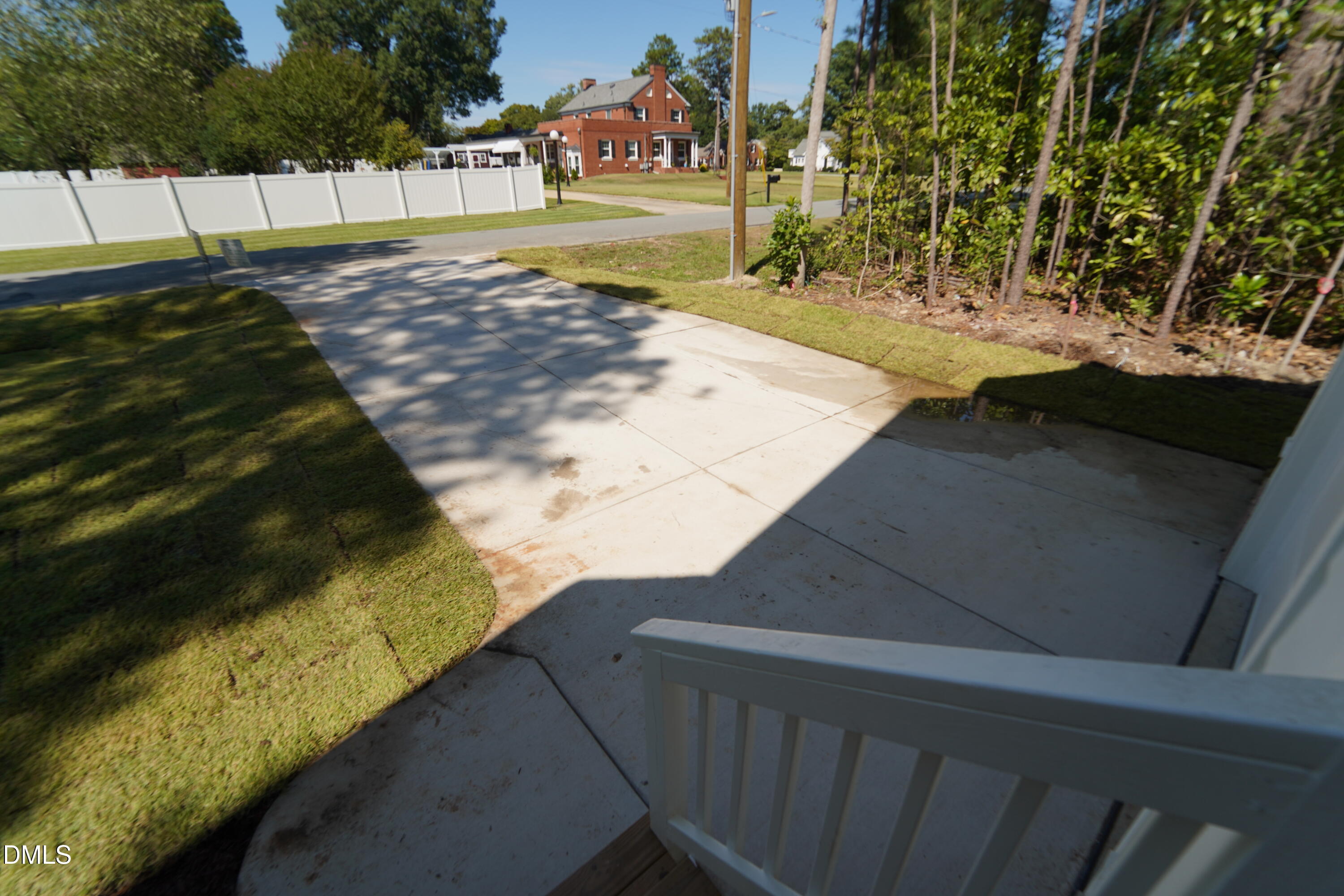 209 W Franklin Street Property Photo 8