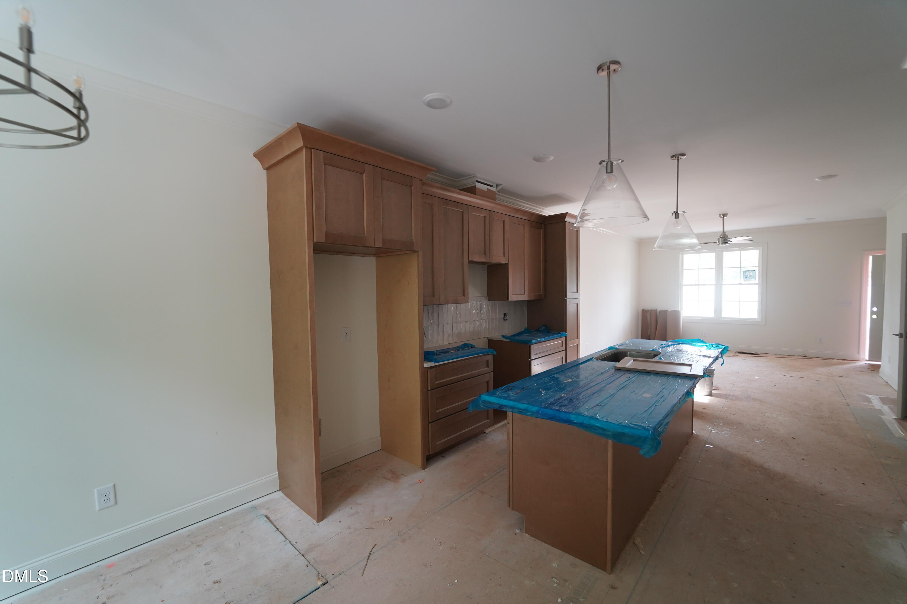 209 W Franklin Street Property Photo 9