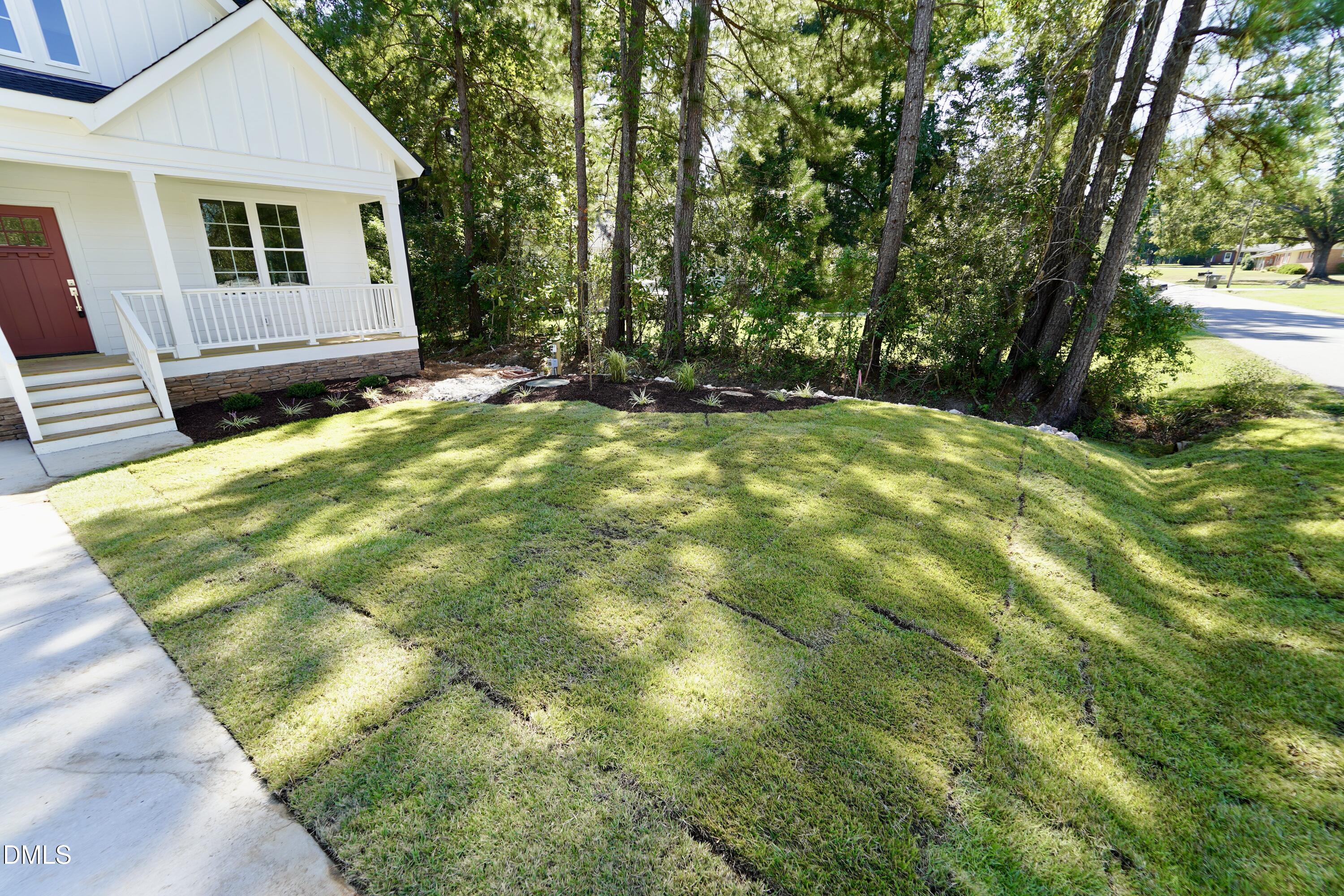 209 W Franklin Street Property Photo 9
