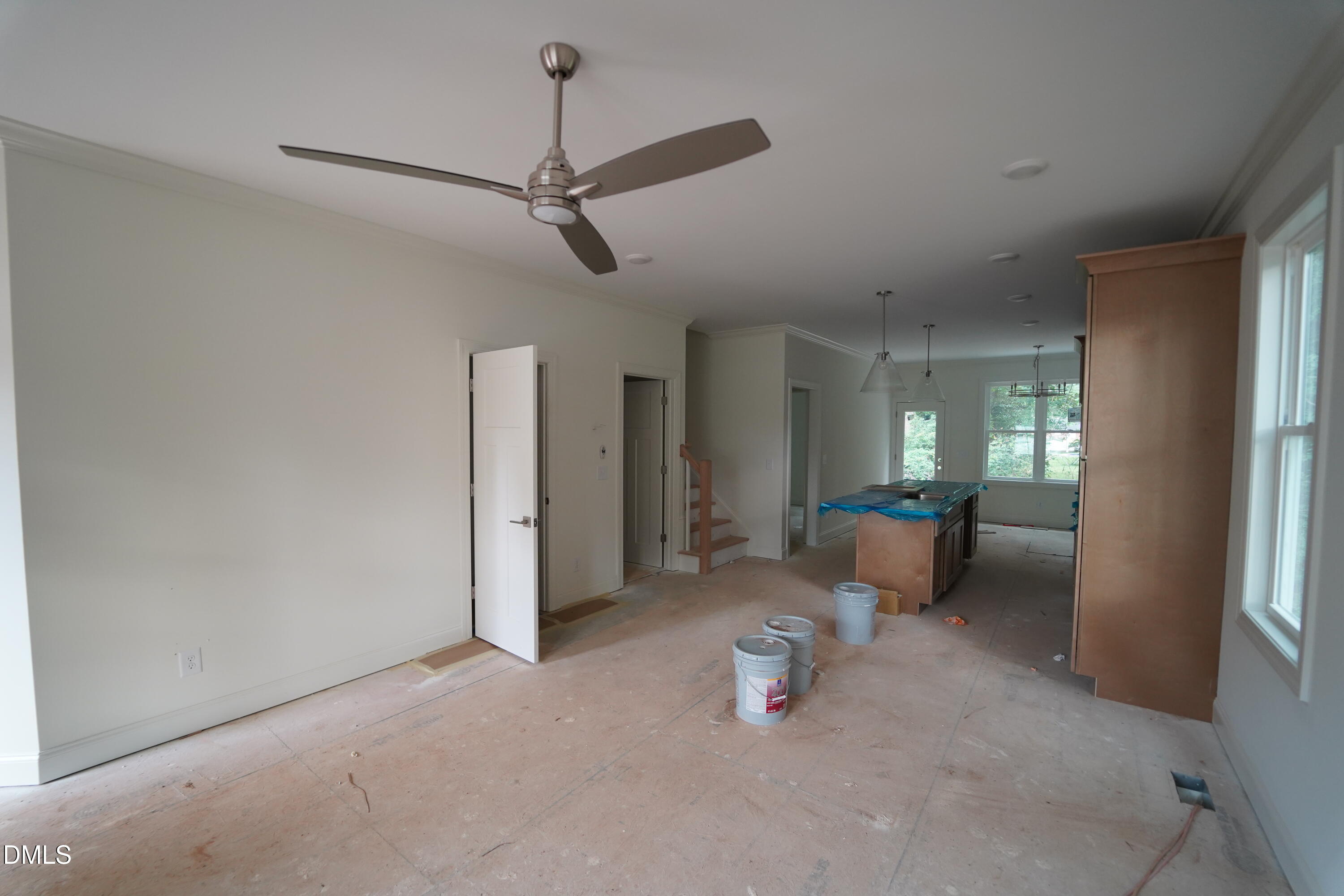 209 W Franklin Street Property Photo 10