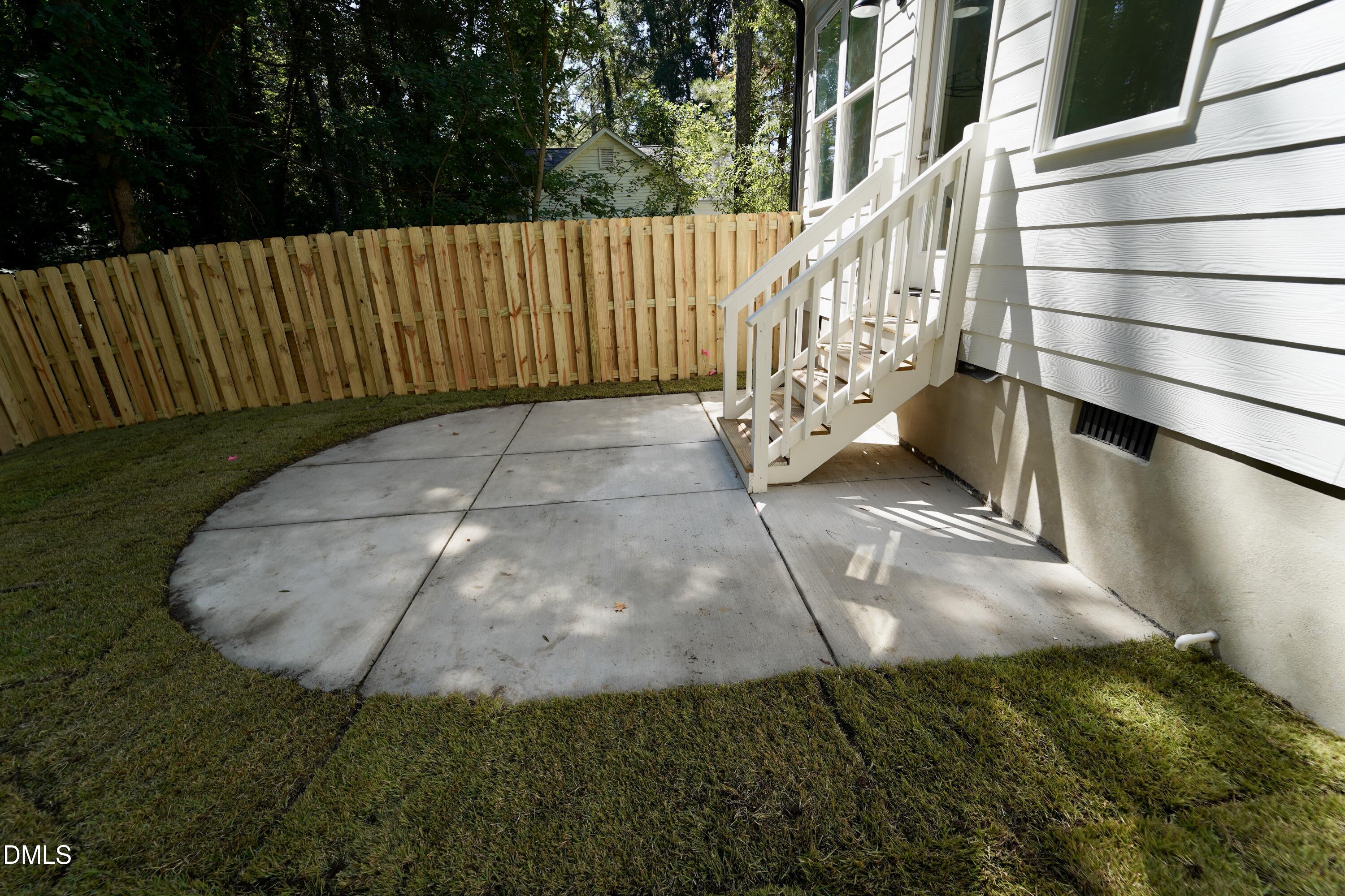 209 W Franklin Street Property Photo 10