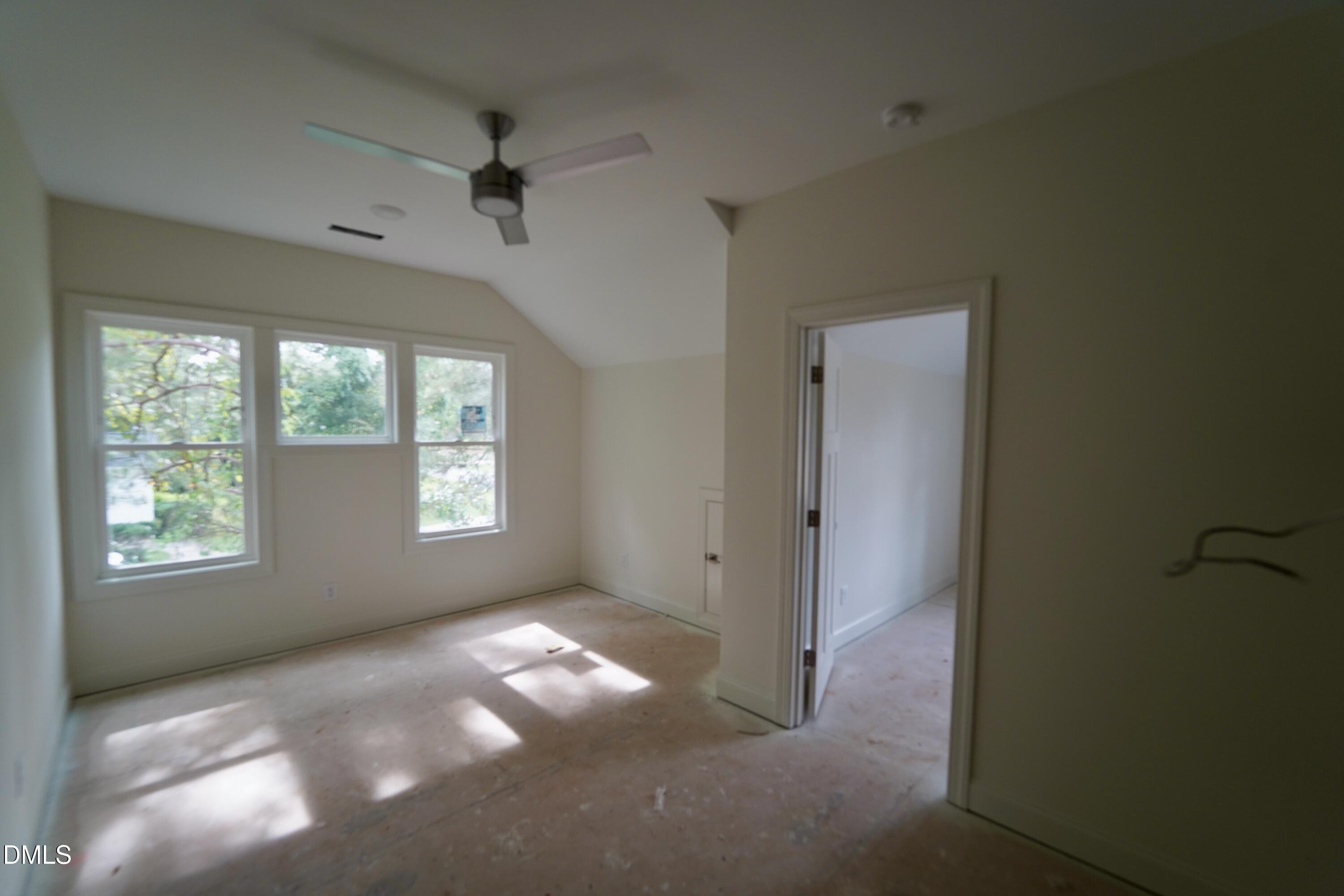 209 W Franklin Street Property Photo 18