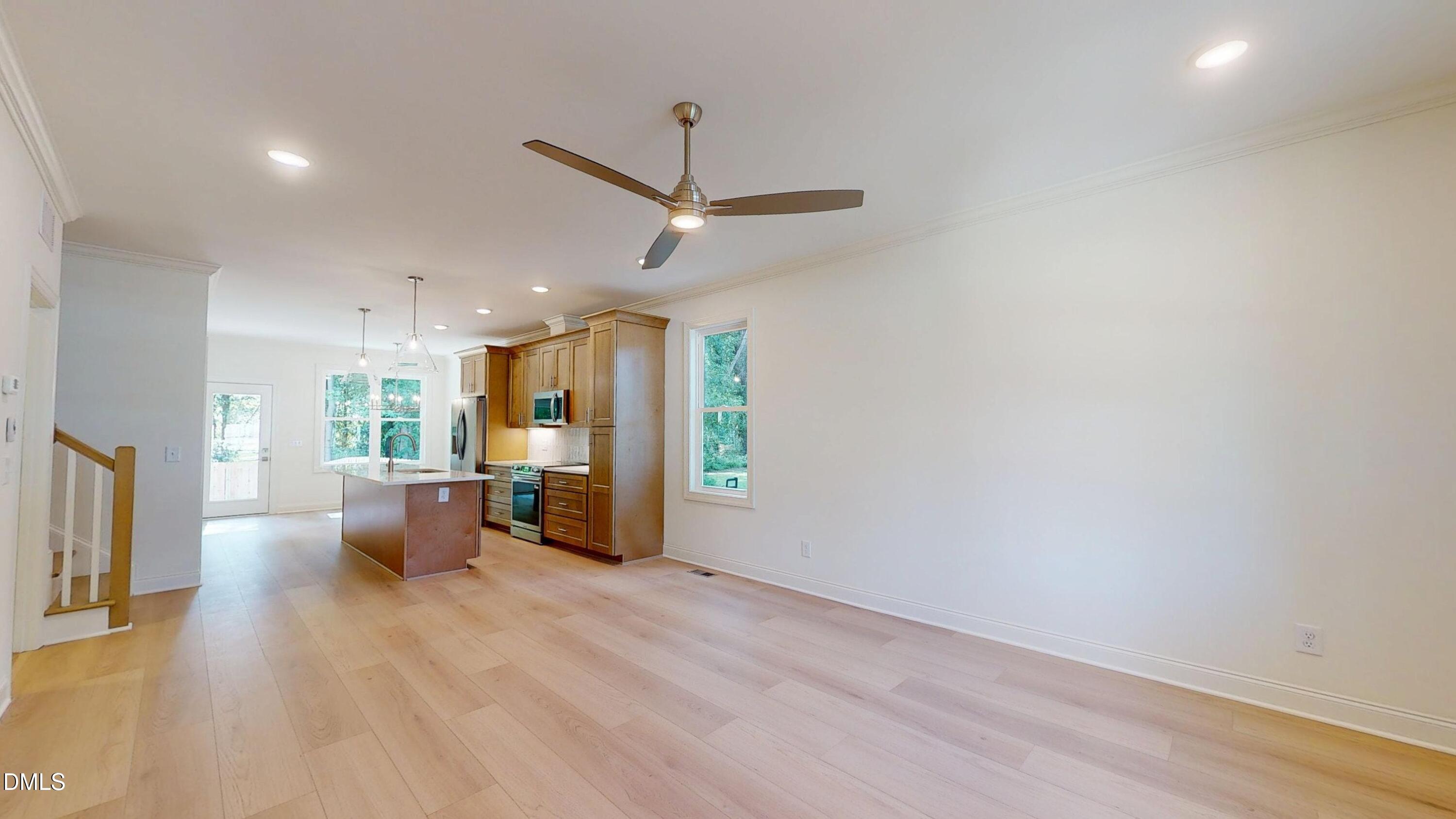 209 W Franklin Street Property Photo 19