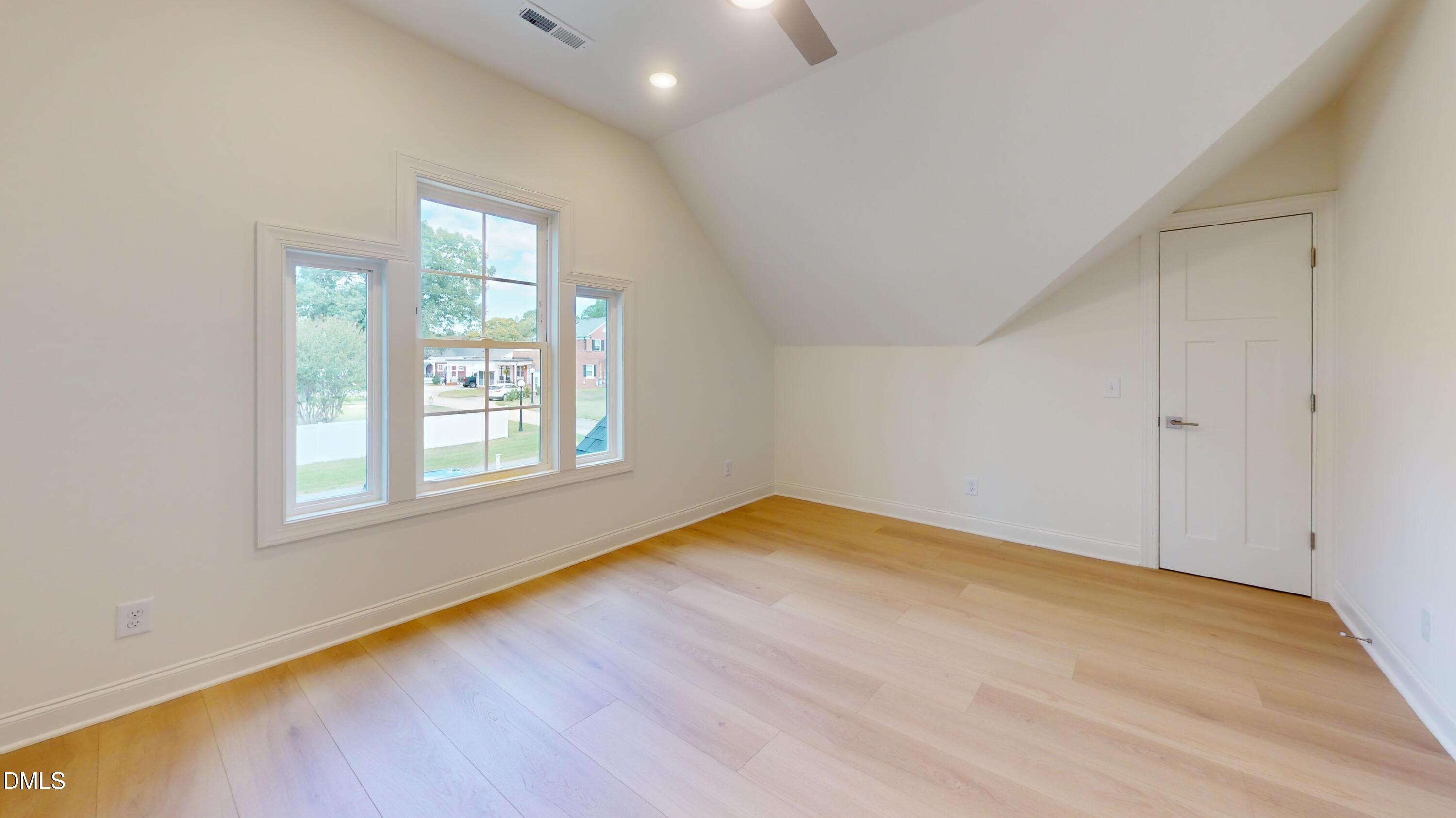 209 W Franklin Street Property Photo 35