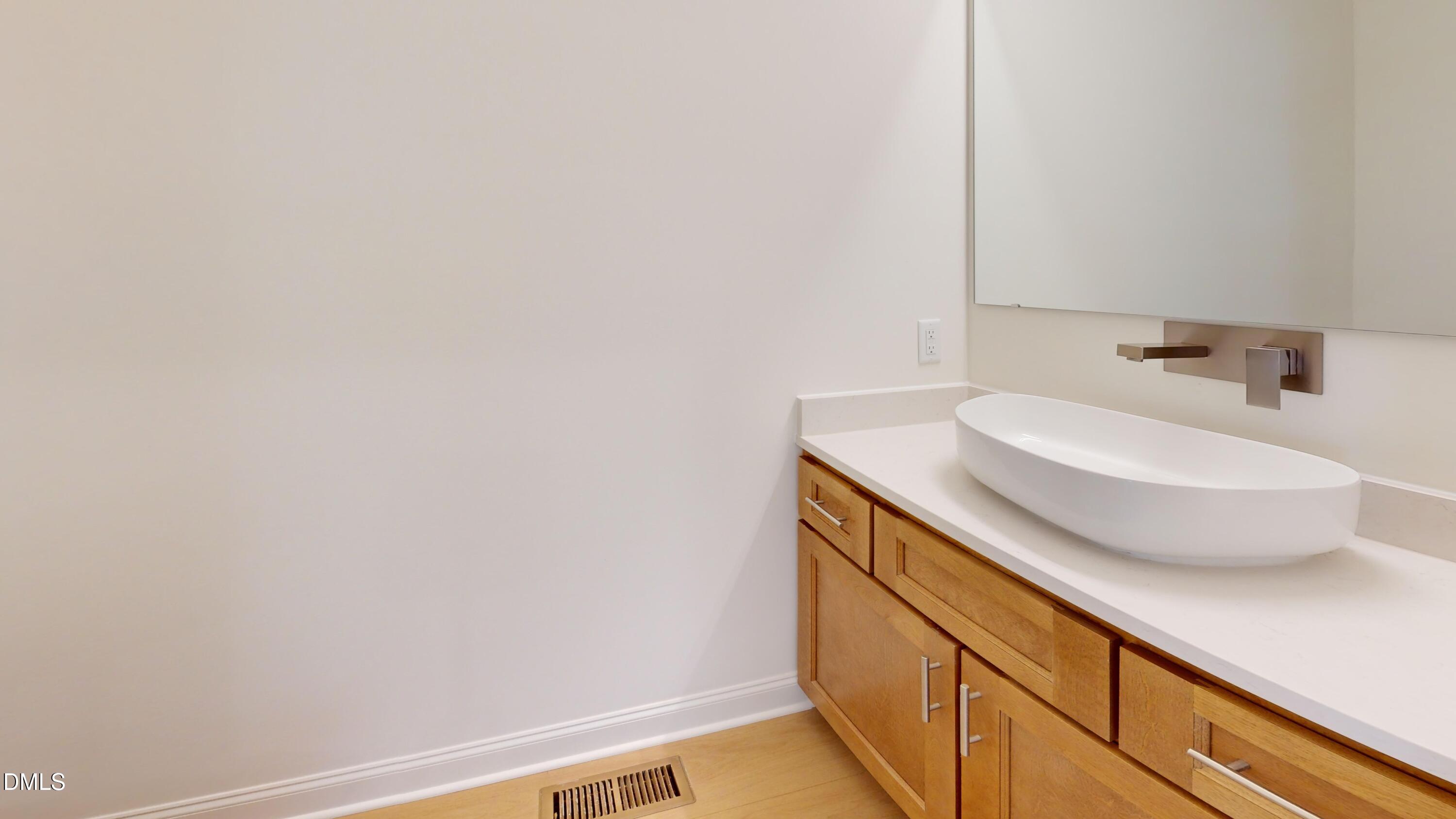 209 W Franklin Street Property Photo 42