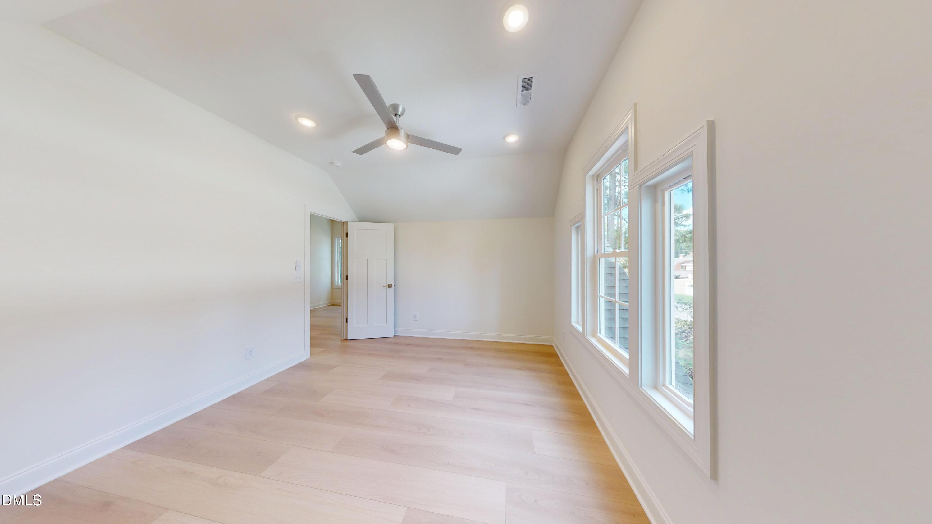 209 W Franklin Street Property Photo 43
