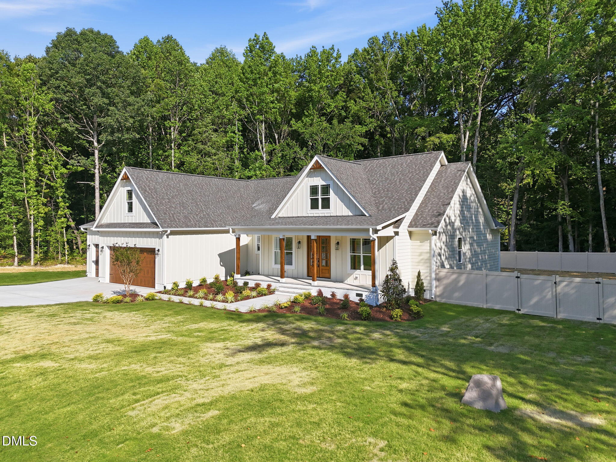 5905 Tranquil Cove Property Photo 3
