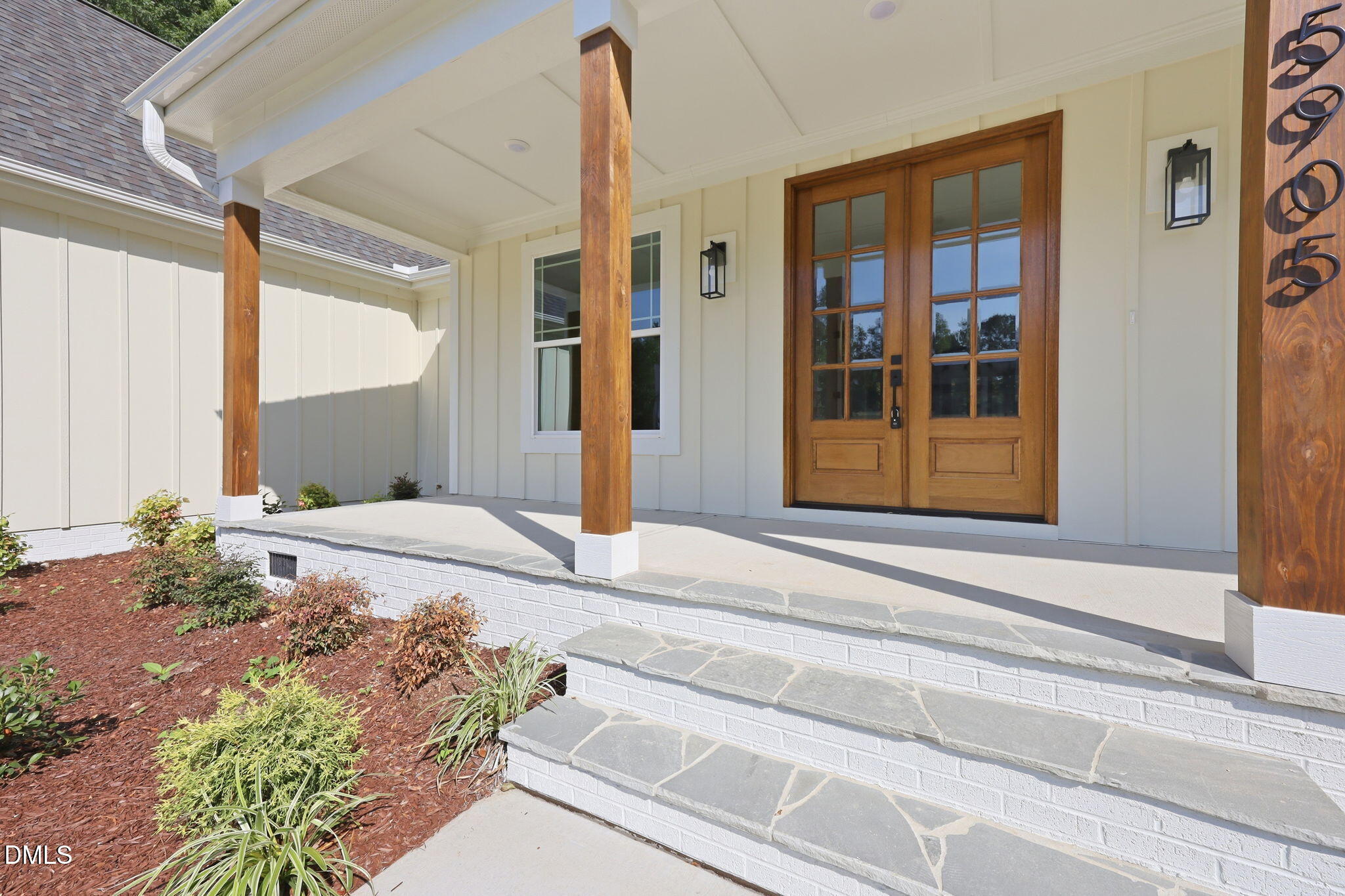 5905 Tranquil Cove Property Photo 4