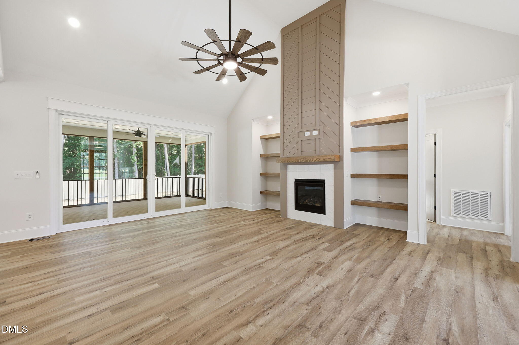 5905 Tranquil Cove Property Photo 11
