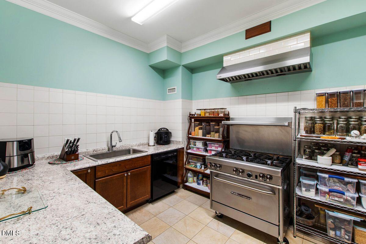 302 Annandale Drive Property Photo 18