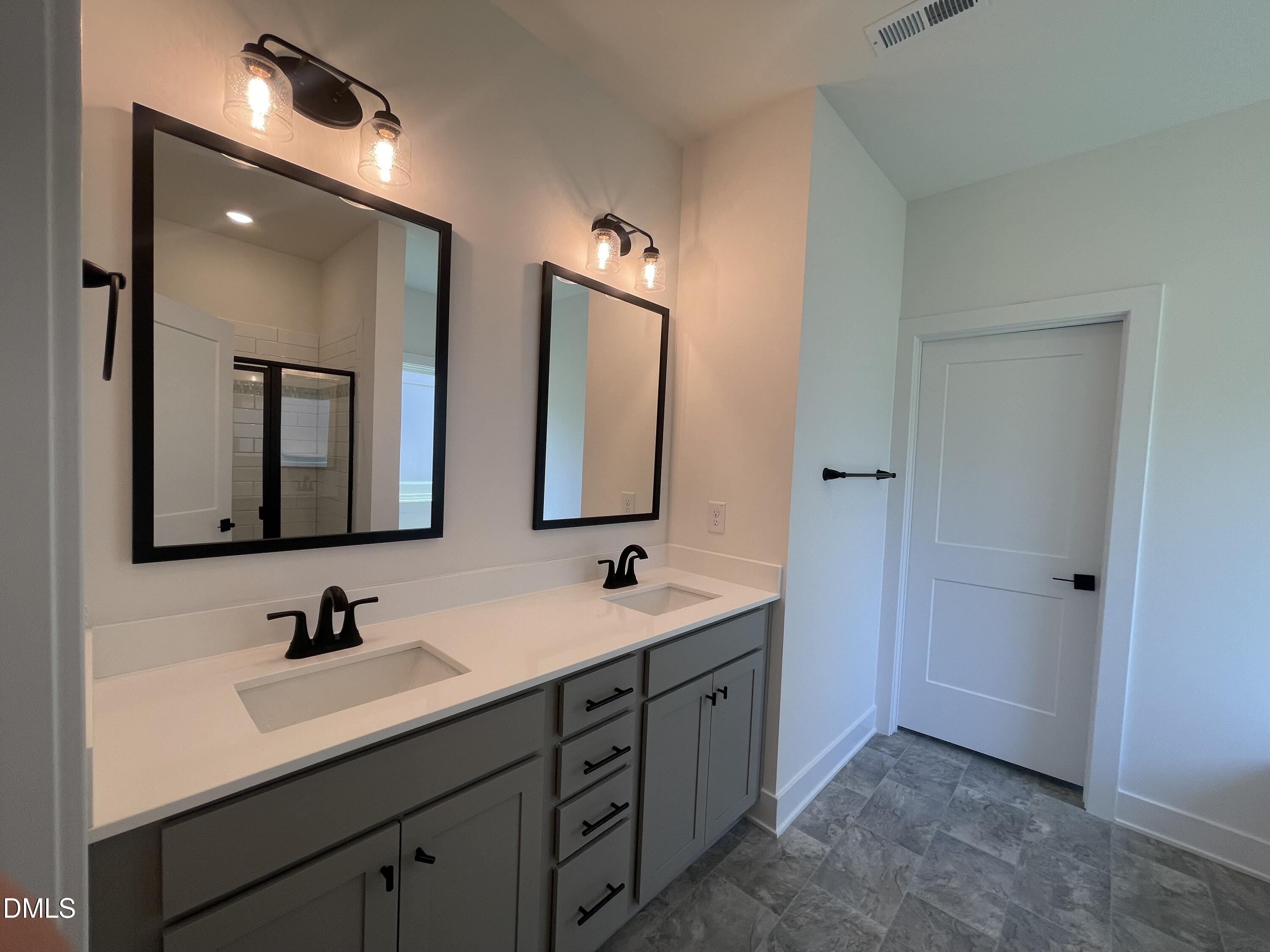 526 Middleton Court Property Photo 12