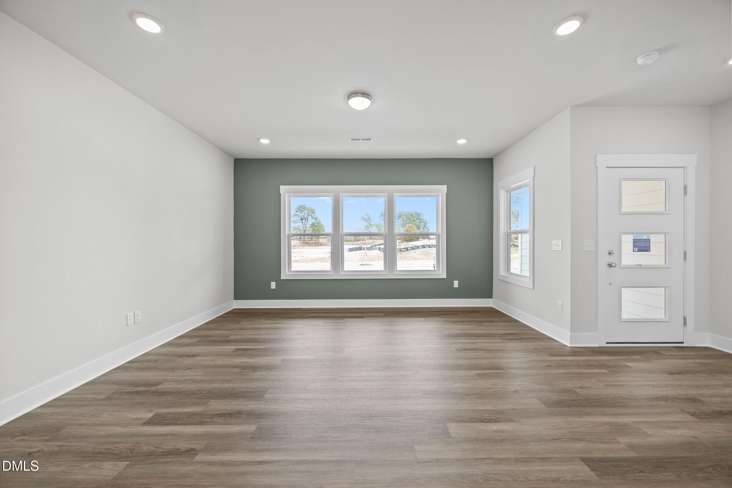 803 Central Park Drive Property Photo 10