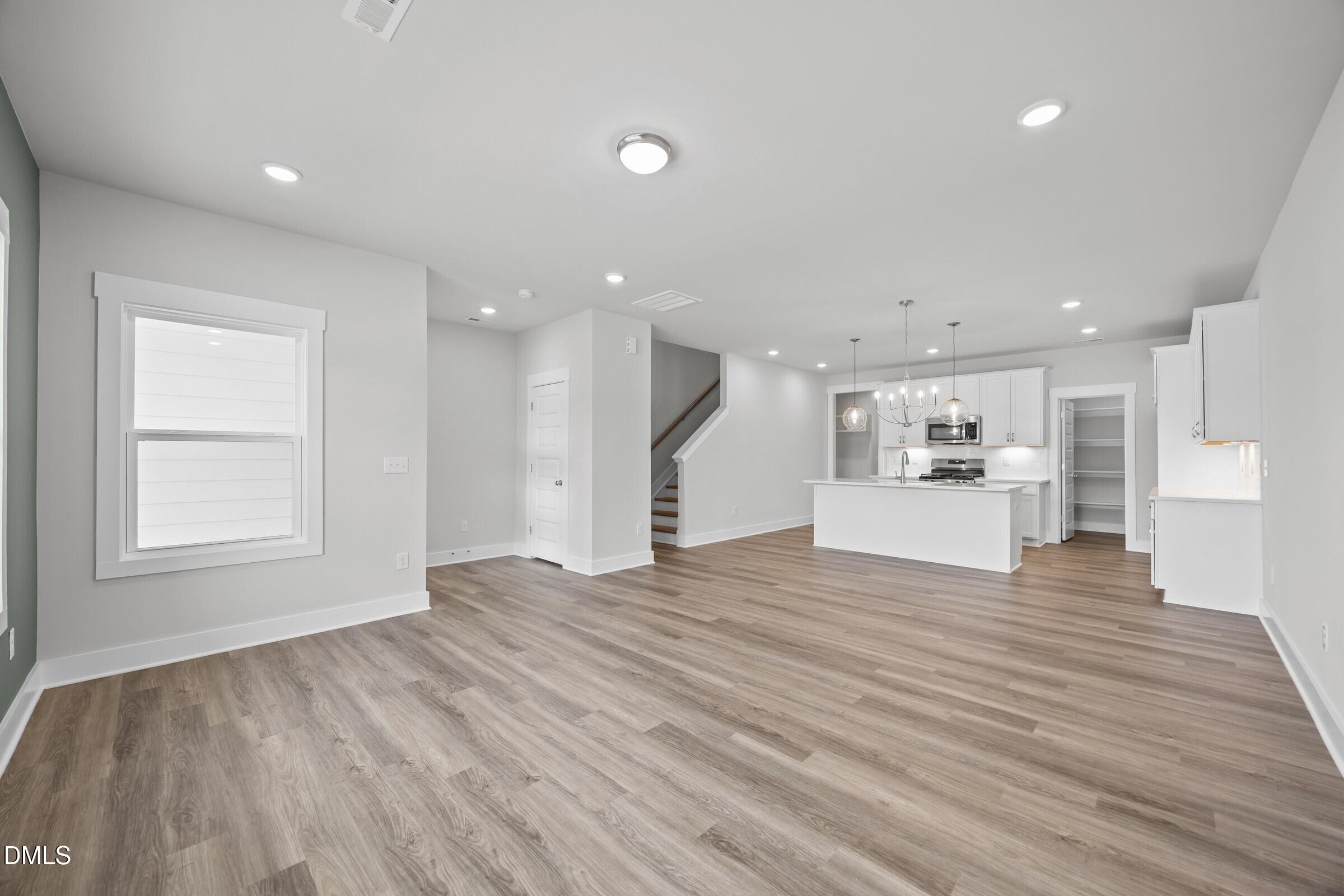 803 Central Park Drive Property Photo 11