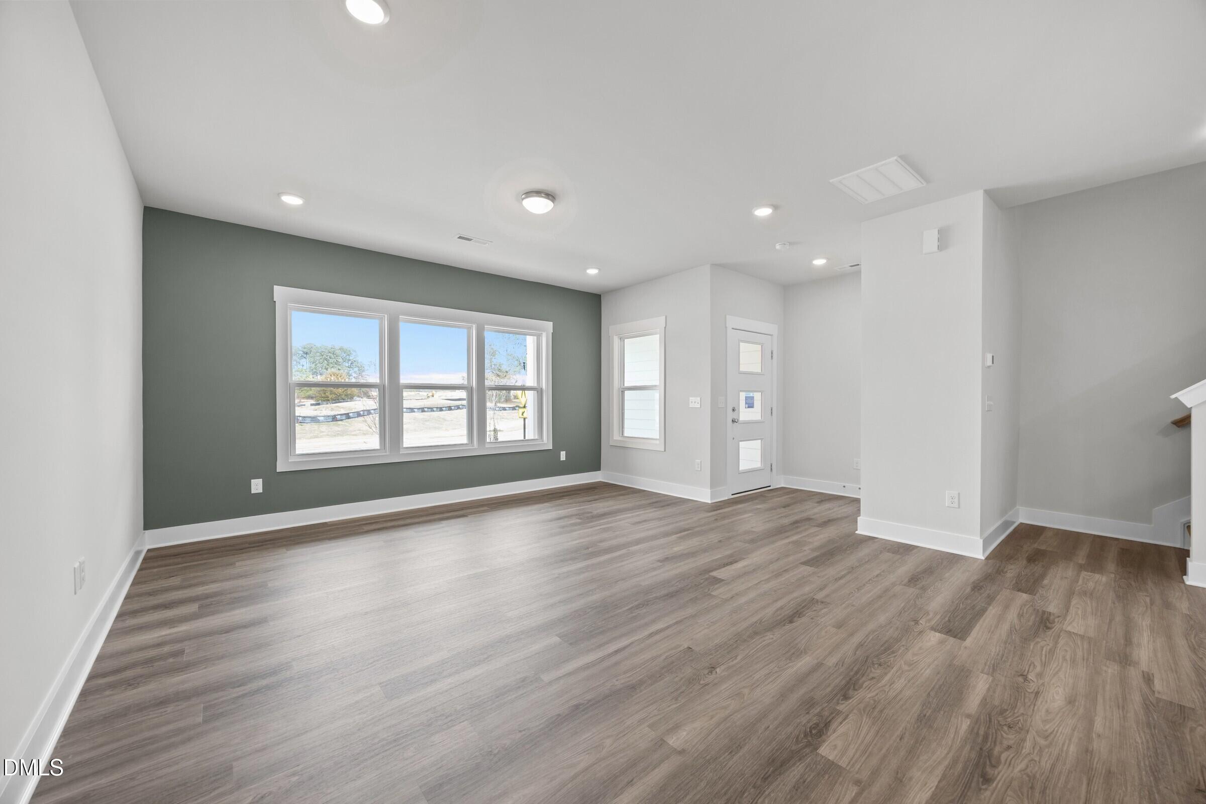 803 Central Park Drive Property Photo 12