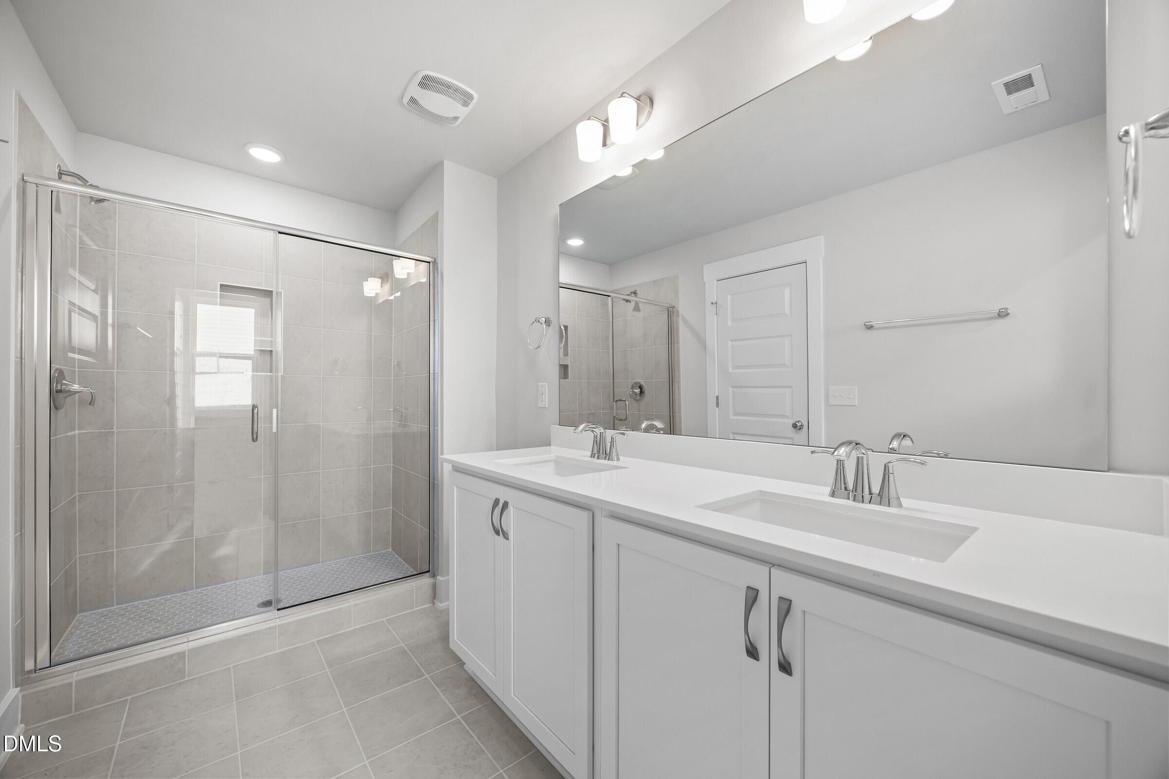 803 Central Park Drive Property Photo 14