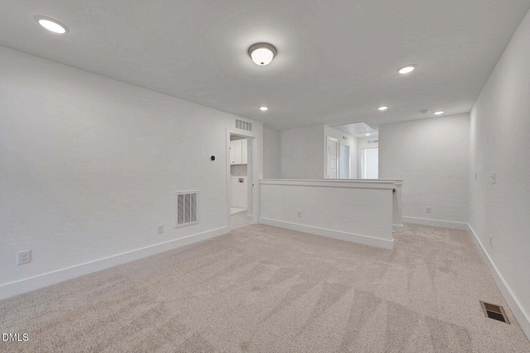 27 Ara Court 206 Property Photo 5