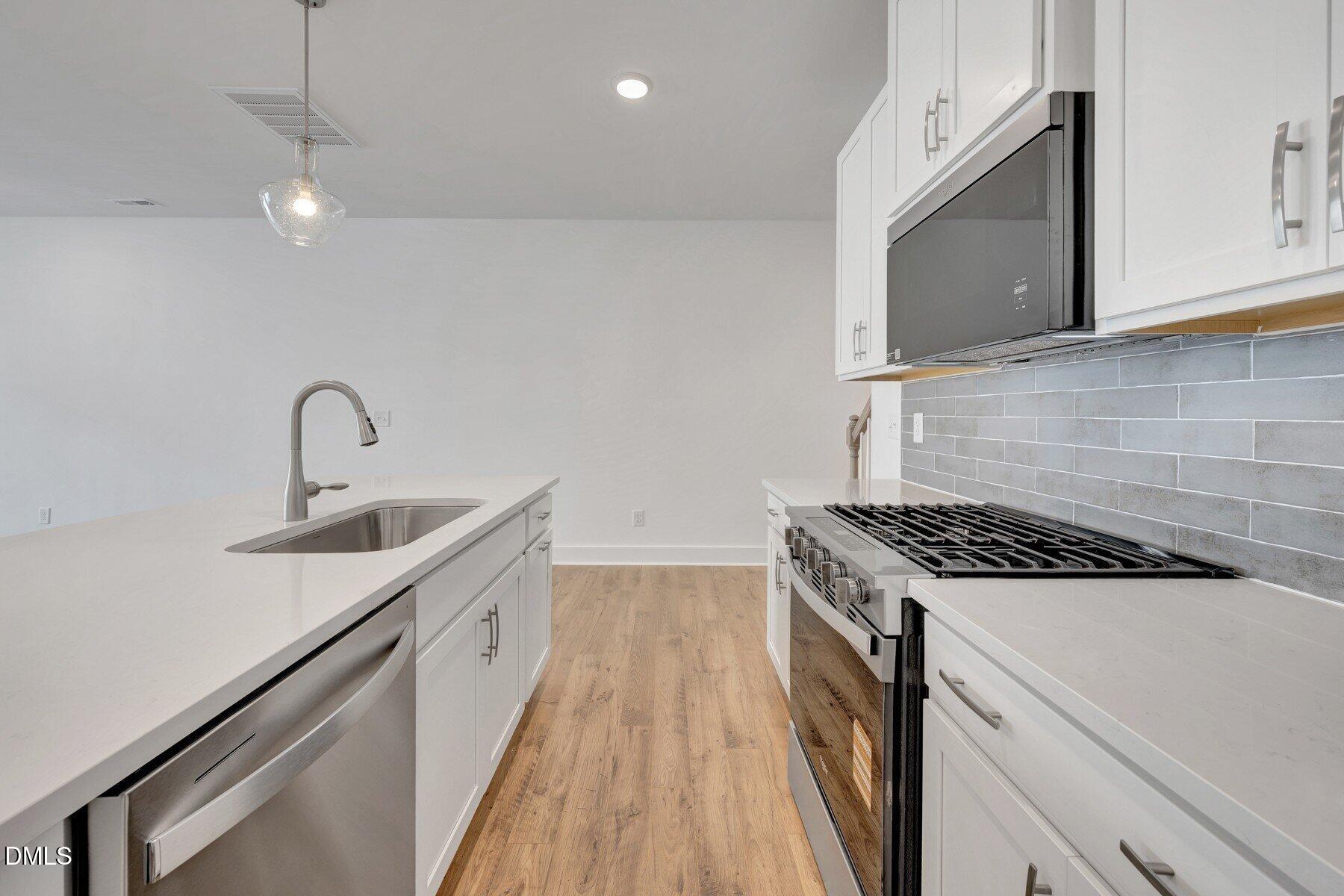 27 Ara Court 206 Property Photo 11