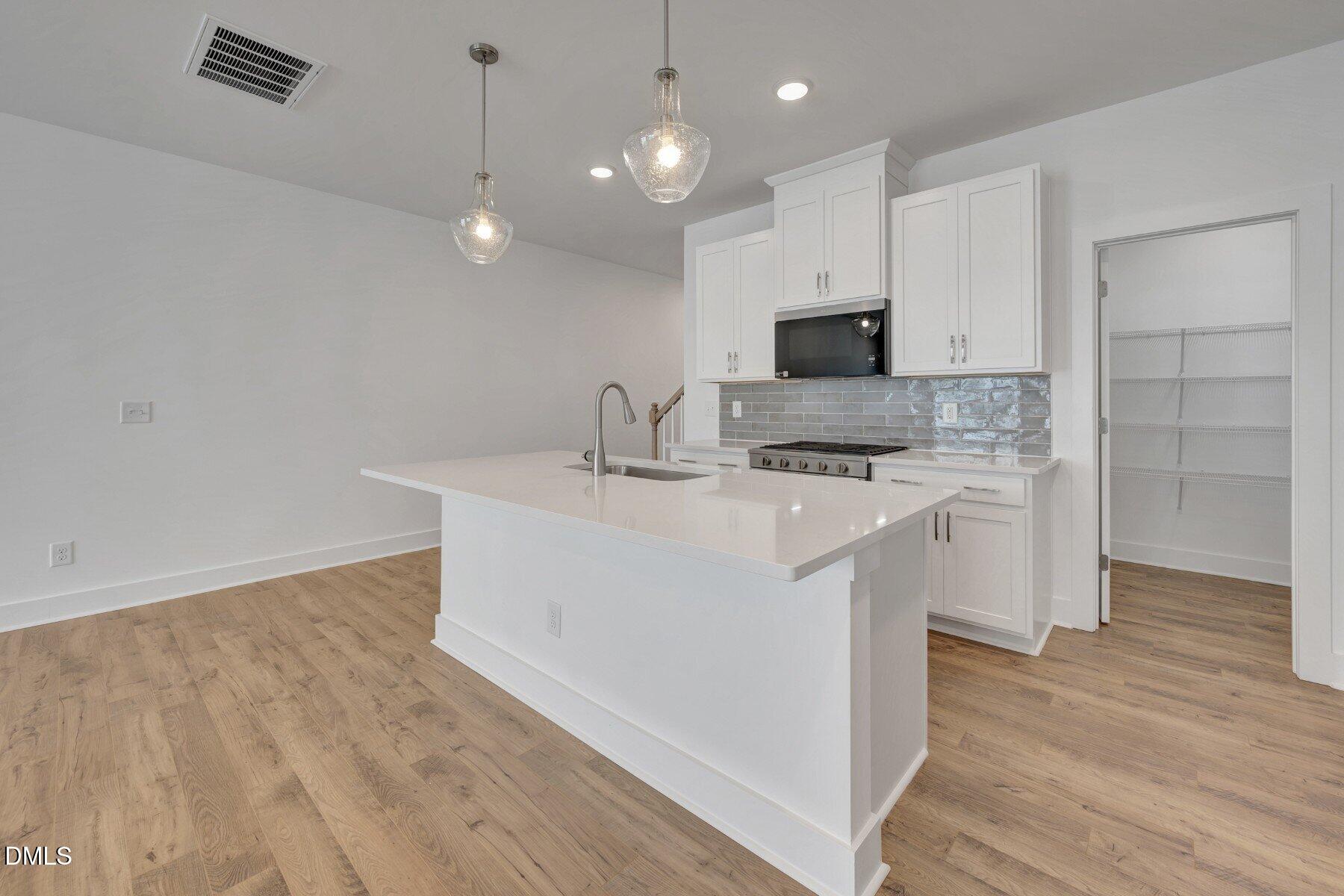 27 Ara Court 206 Property Photo 15