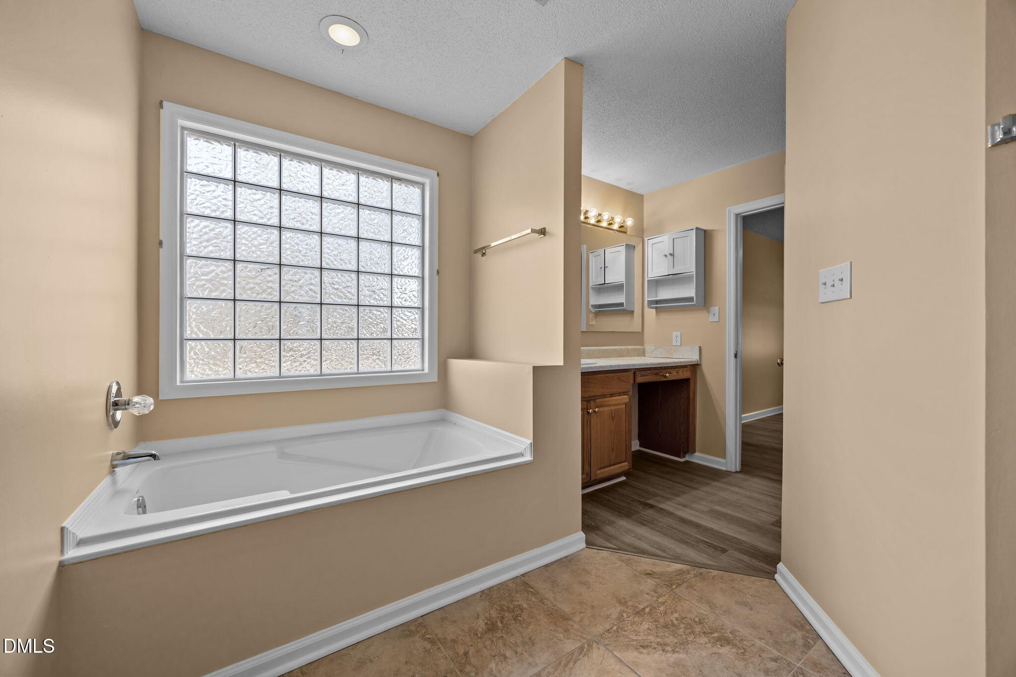 101 Fairwoods Court Property Photo 7