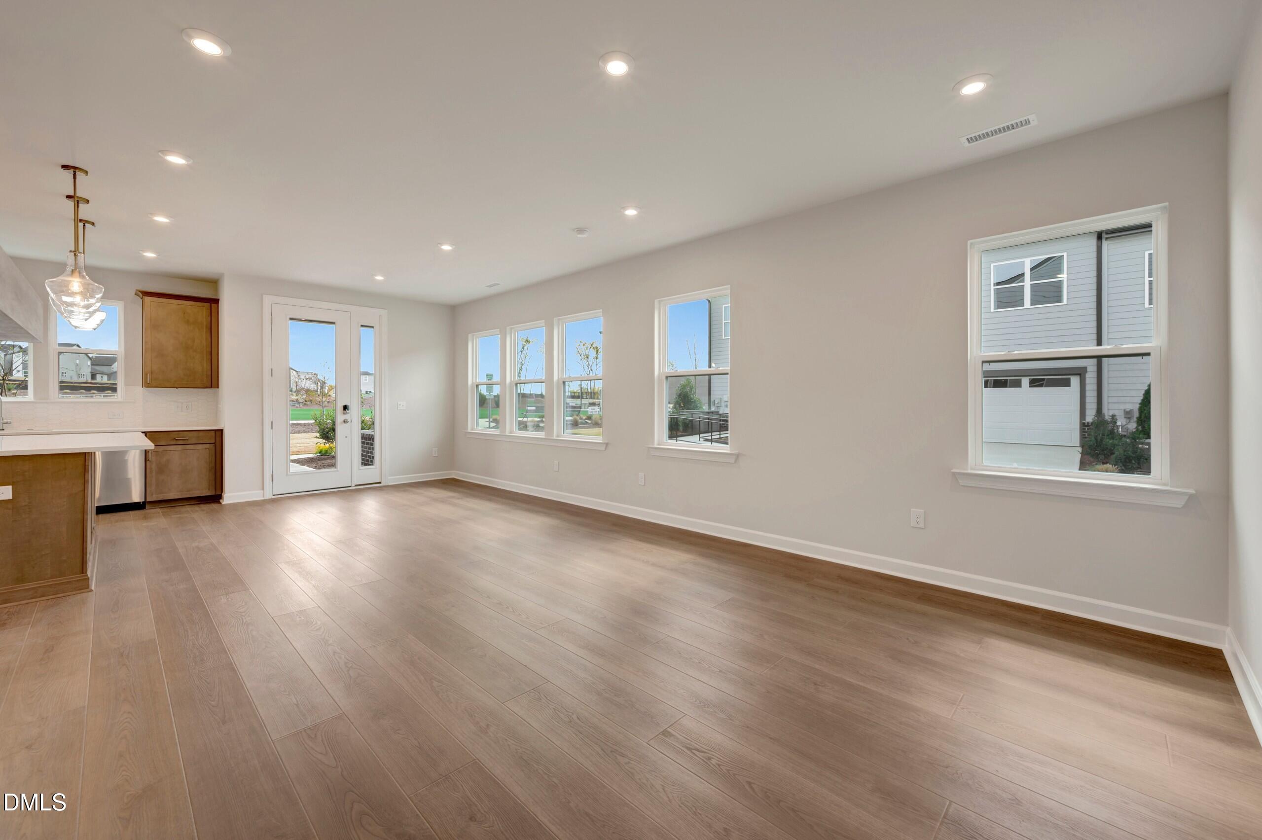 8 Quietwood Way Property Photo 4