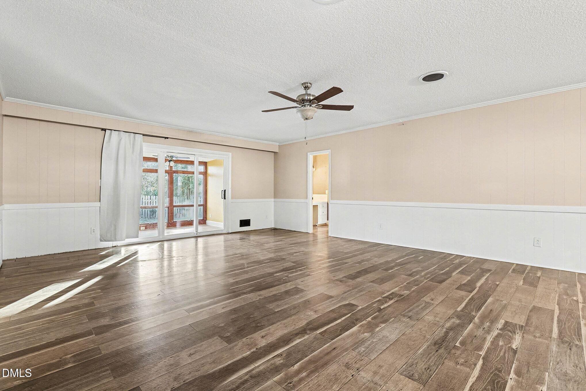 210 E Holt Street Property Photo 5
