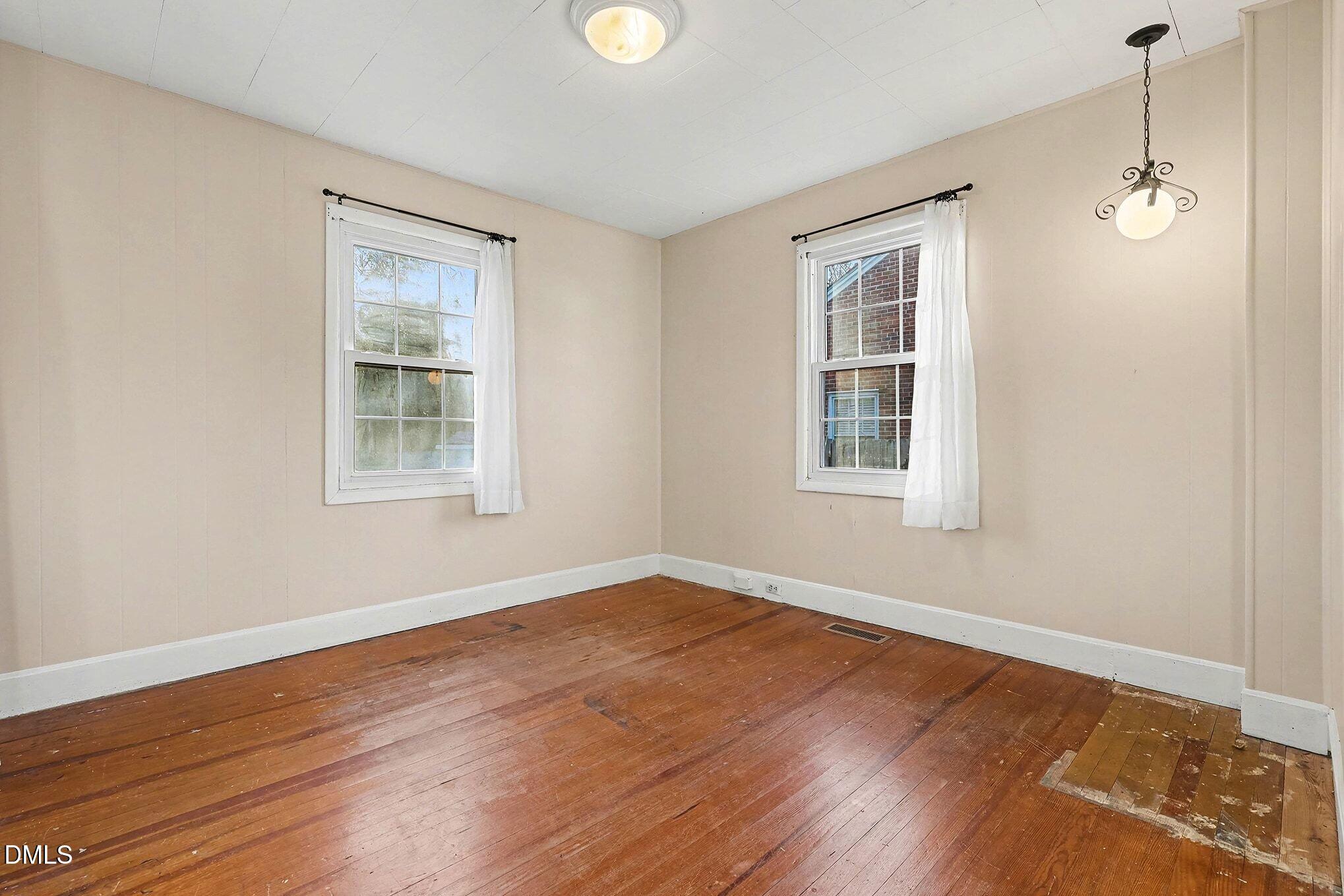 210 E Holt Street Property Photo 19