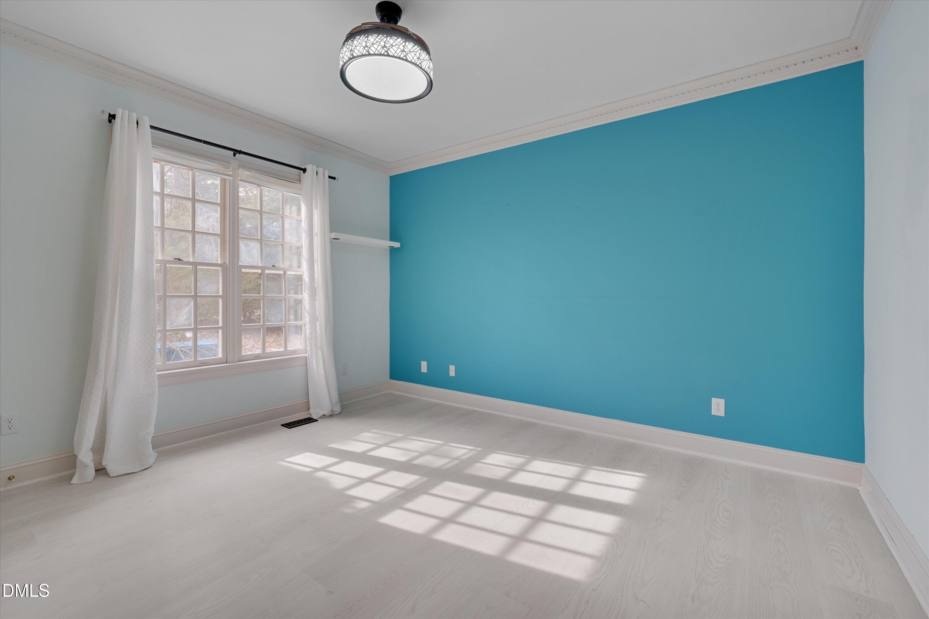 101 Abbotsford Court Property Photo 32