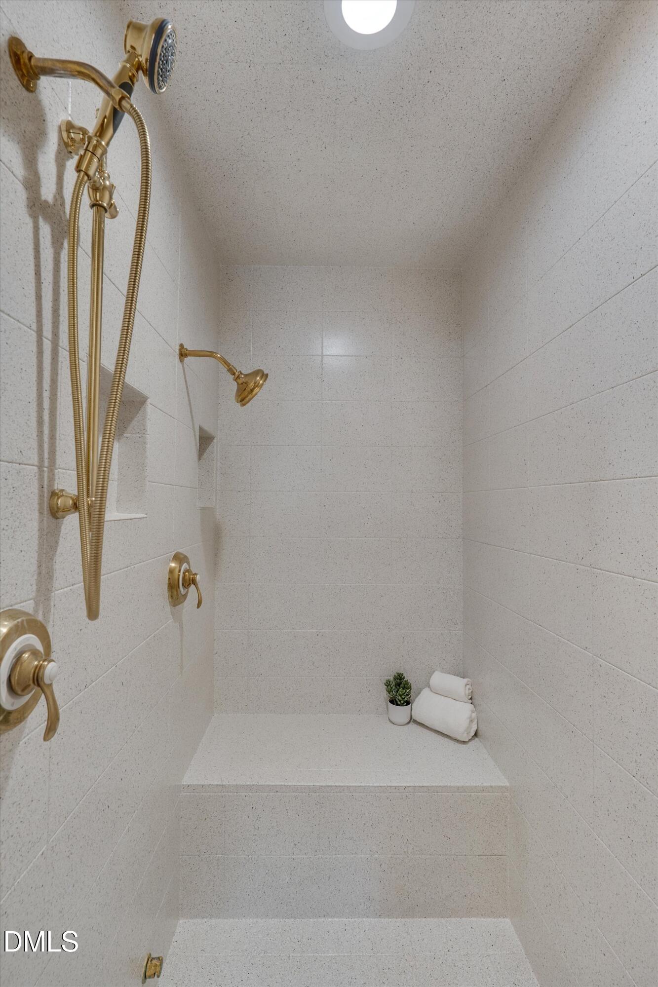 101 Abbotsford Court Property Photo 45