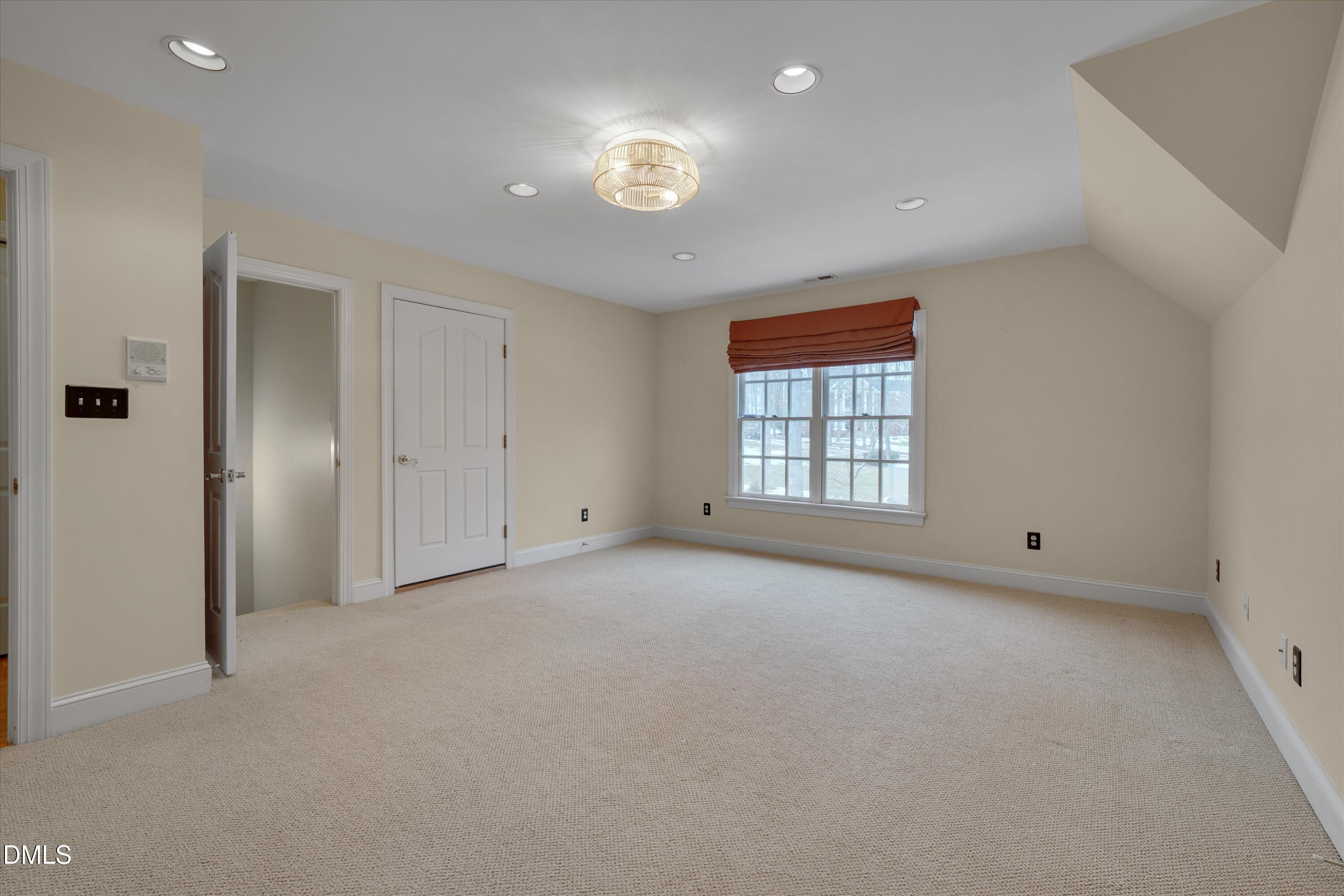 101 Abbotsford Court Property Photo 53