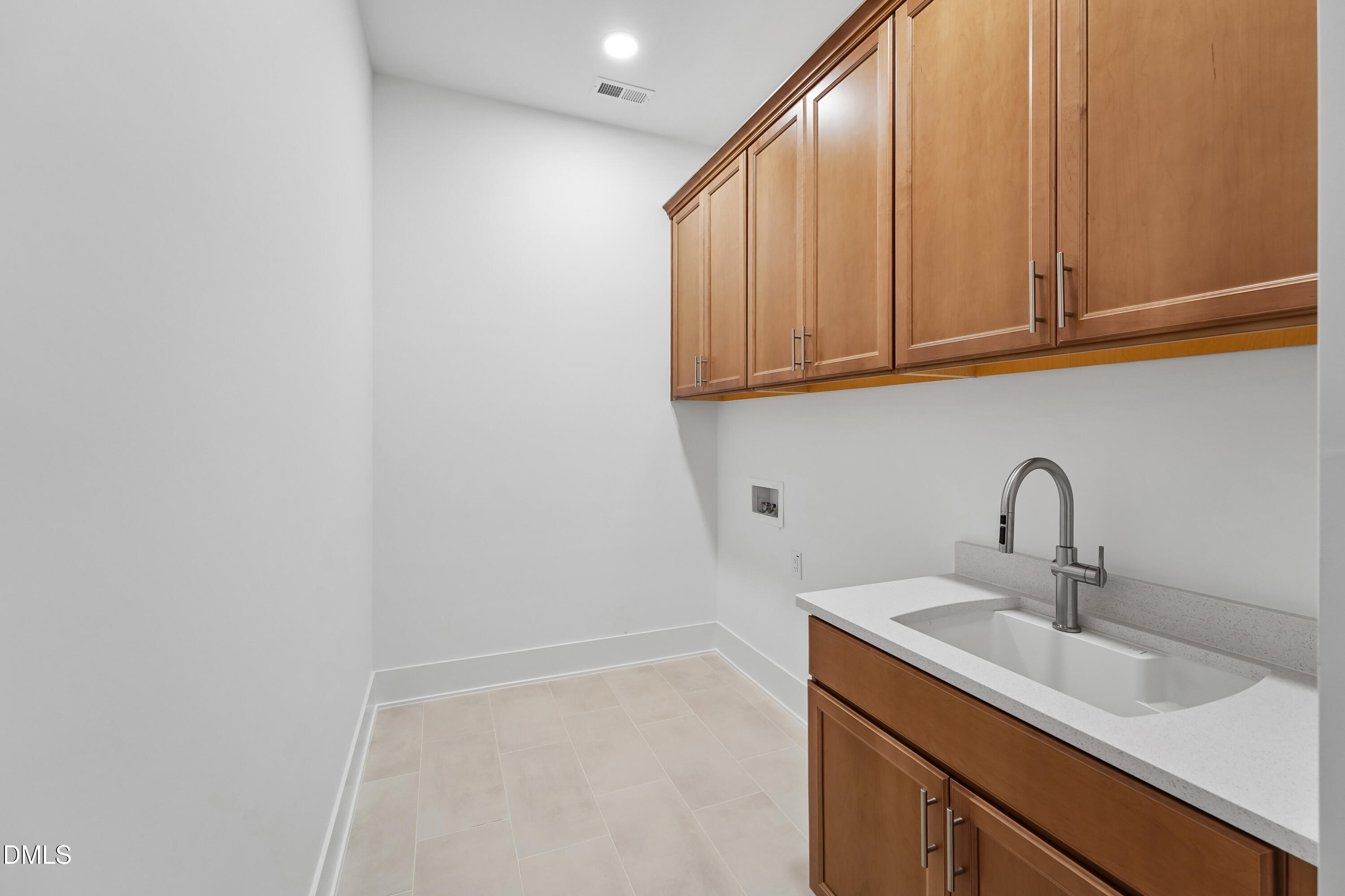 121 Dunton Street Property Photo 20