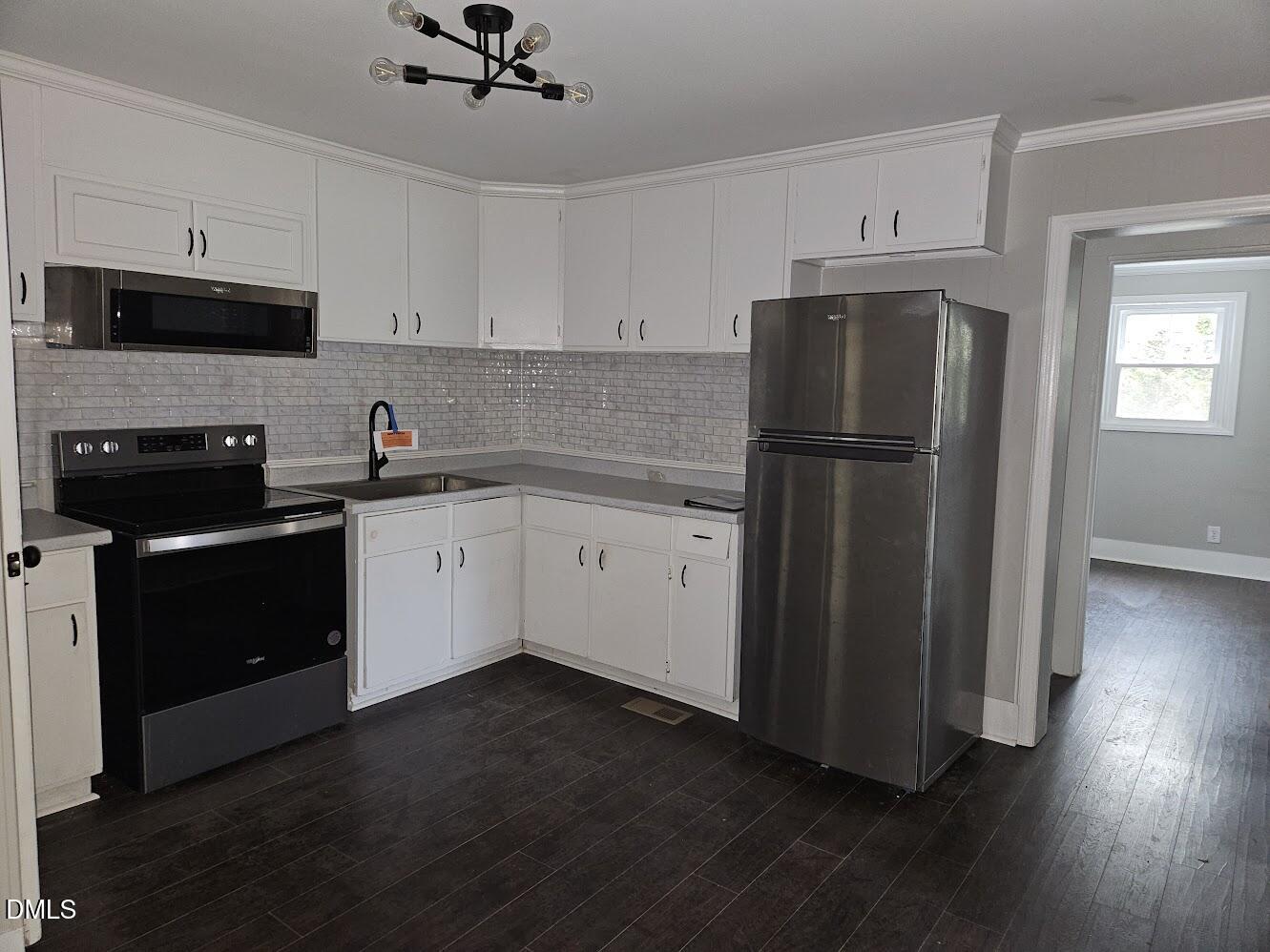1307 N Hyde Park Avenue Property Photo 2