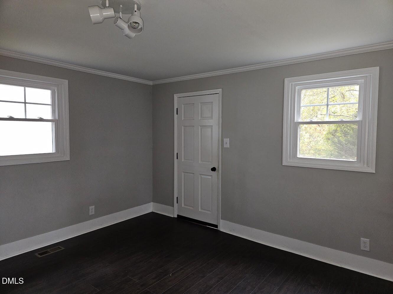 1307 N Hyde Park Avenue Property Photo 5