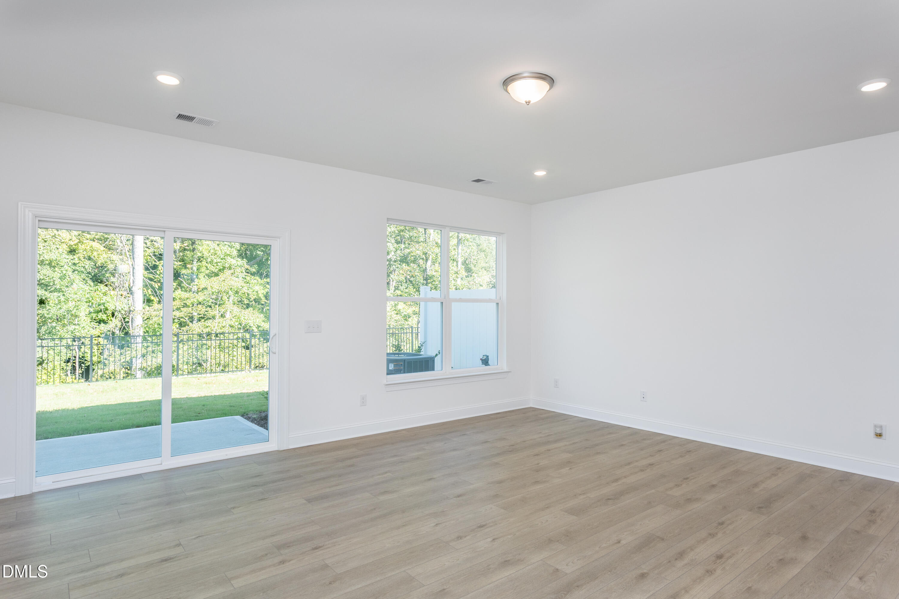 5422 Running Fox Lane Property Photo 7