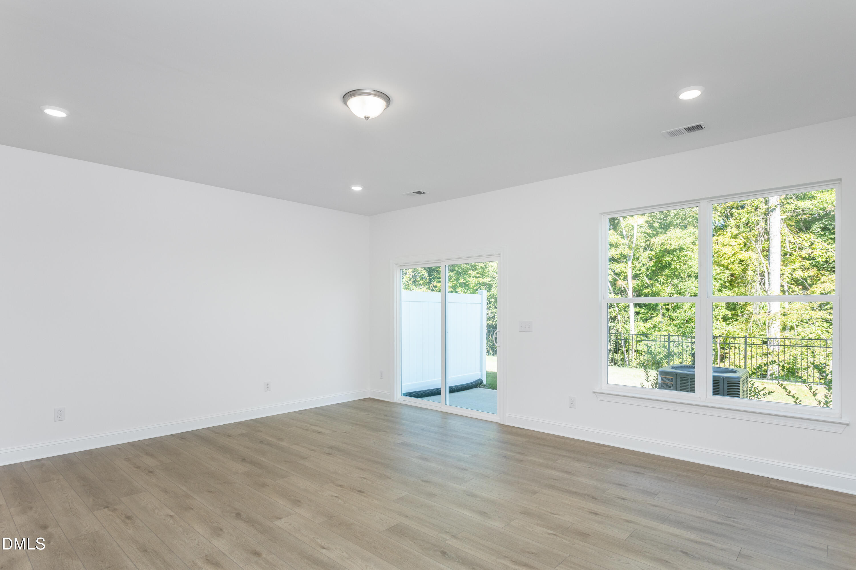 5422 Running Fox Lane Property Photo 8