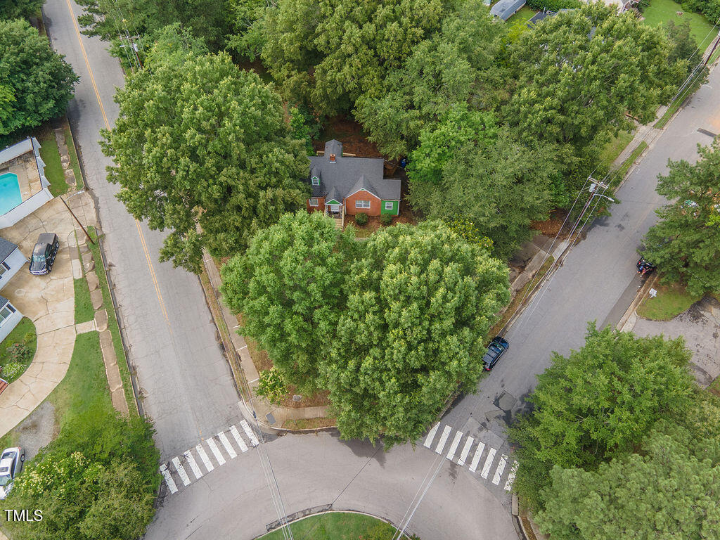 301 N King Charles Road Property Photo 3