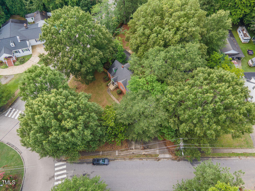 301 N King Charles Road Property Photo 4