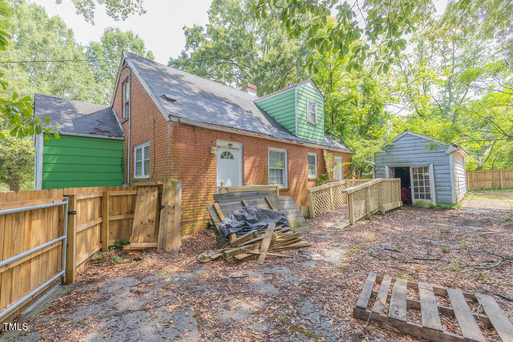 301 N King Charles Road Property Photo 9