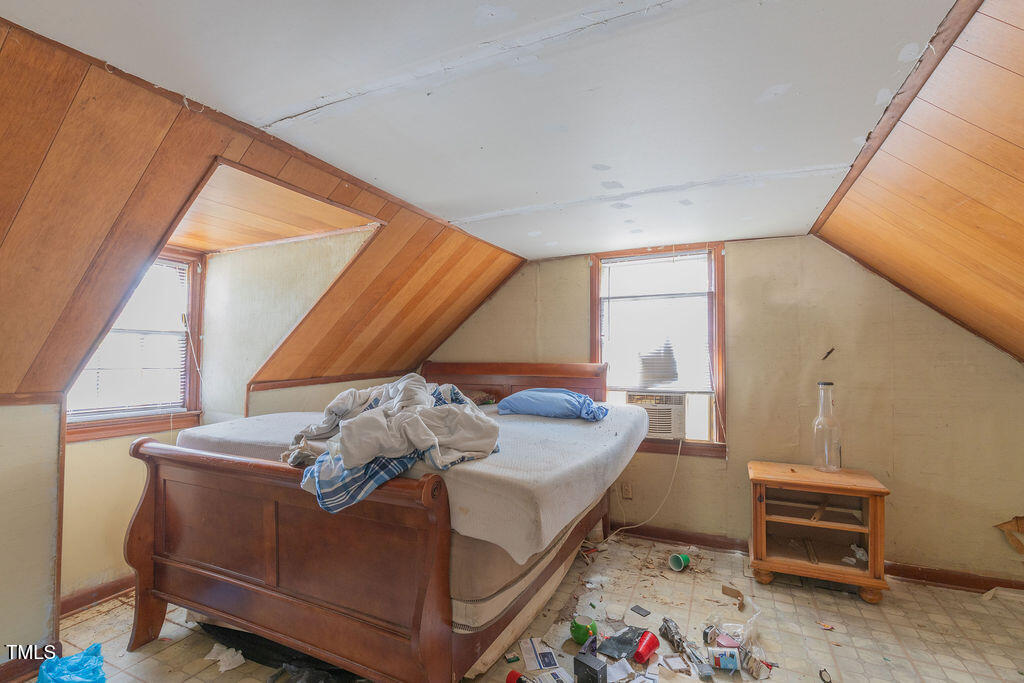 301 N King Charles Road Property Photo 16