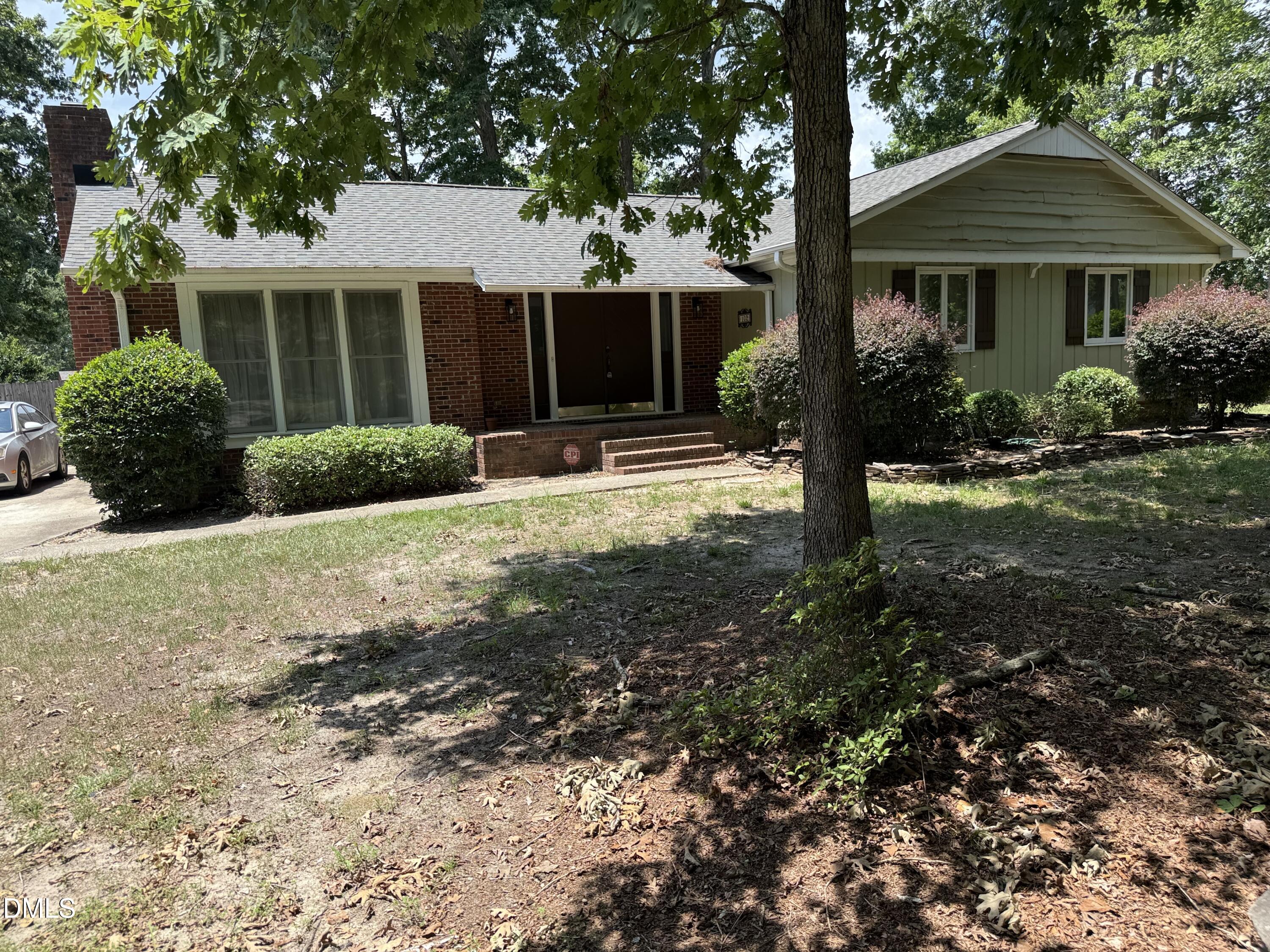 102 Pebblebrook Drive Property Photo 2