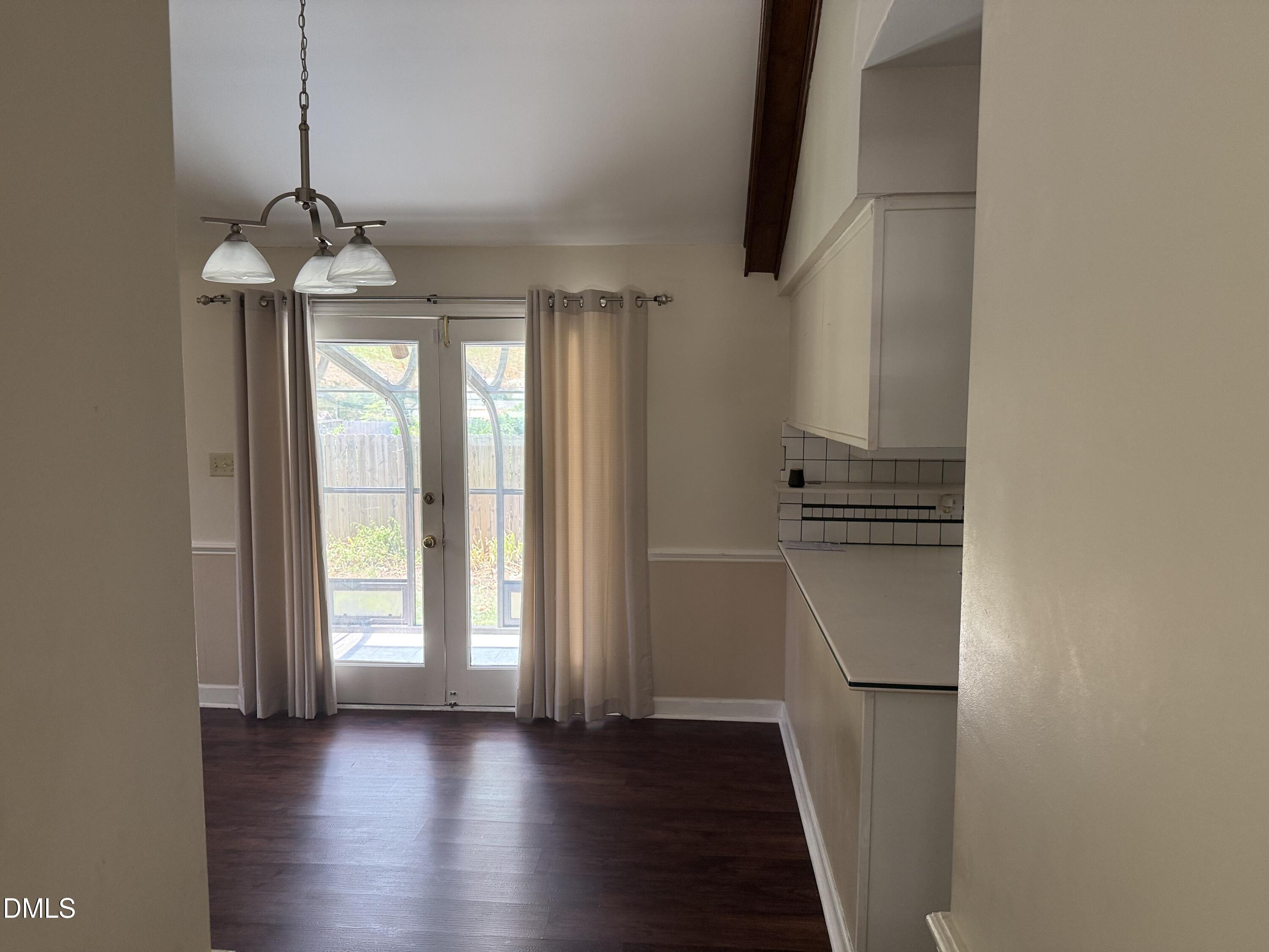 102 Pebblebrook Drive Property Photo 10