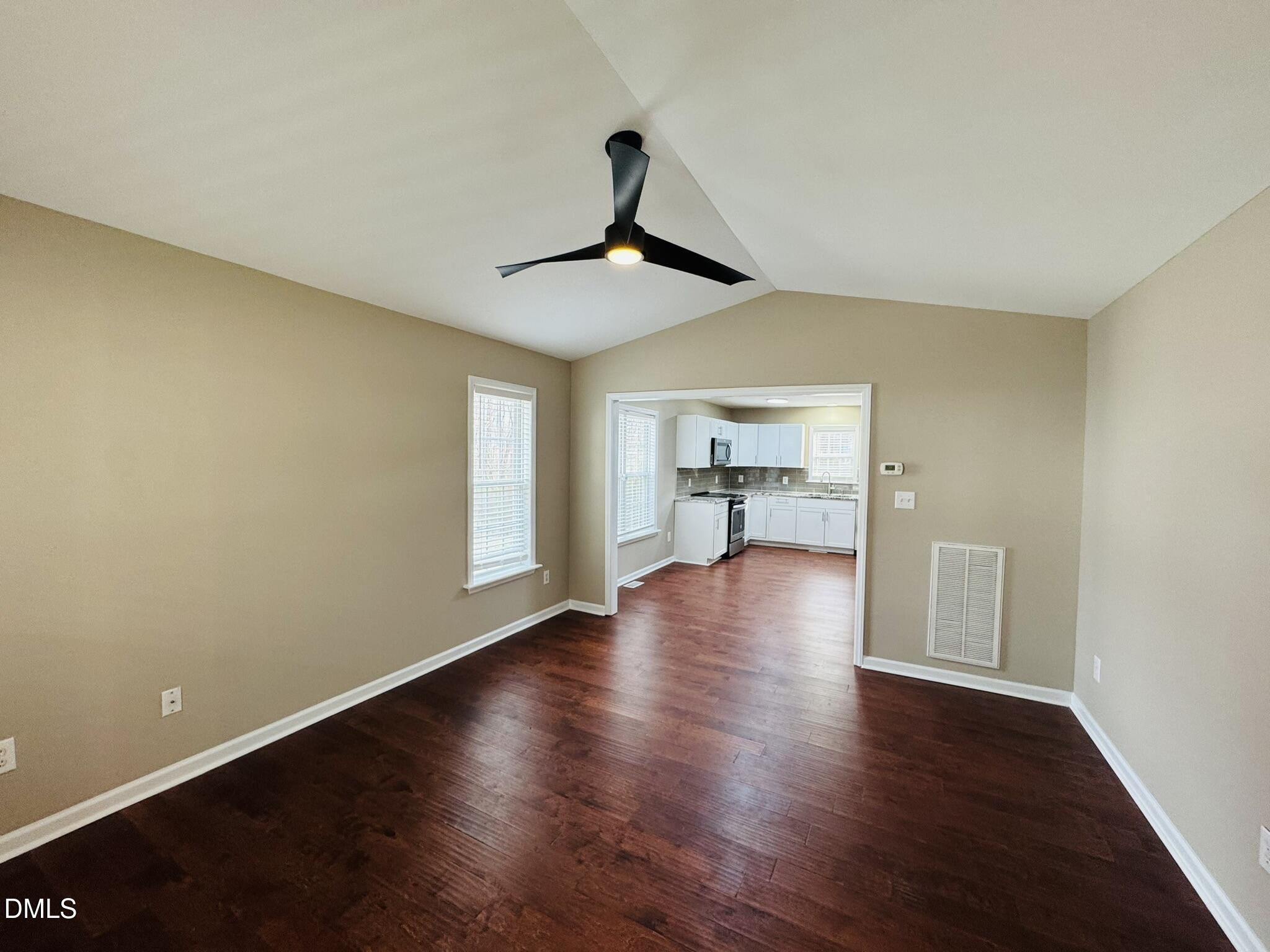 6904 Fox Haven Place Property Photo 3