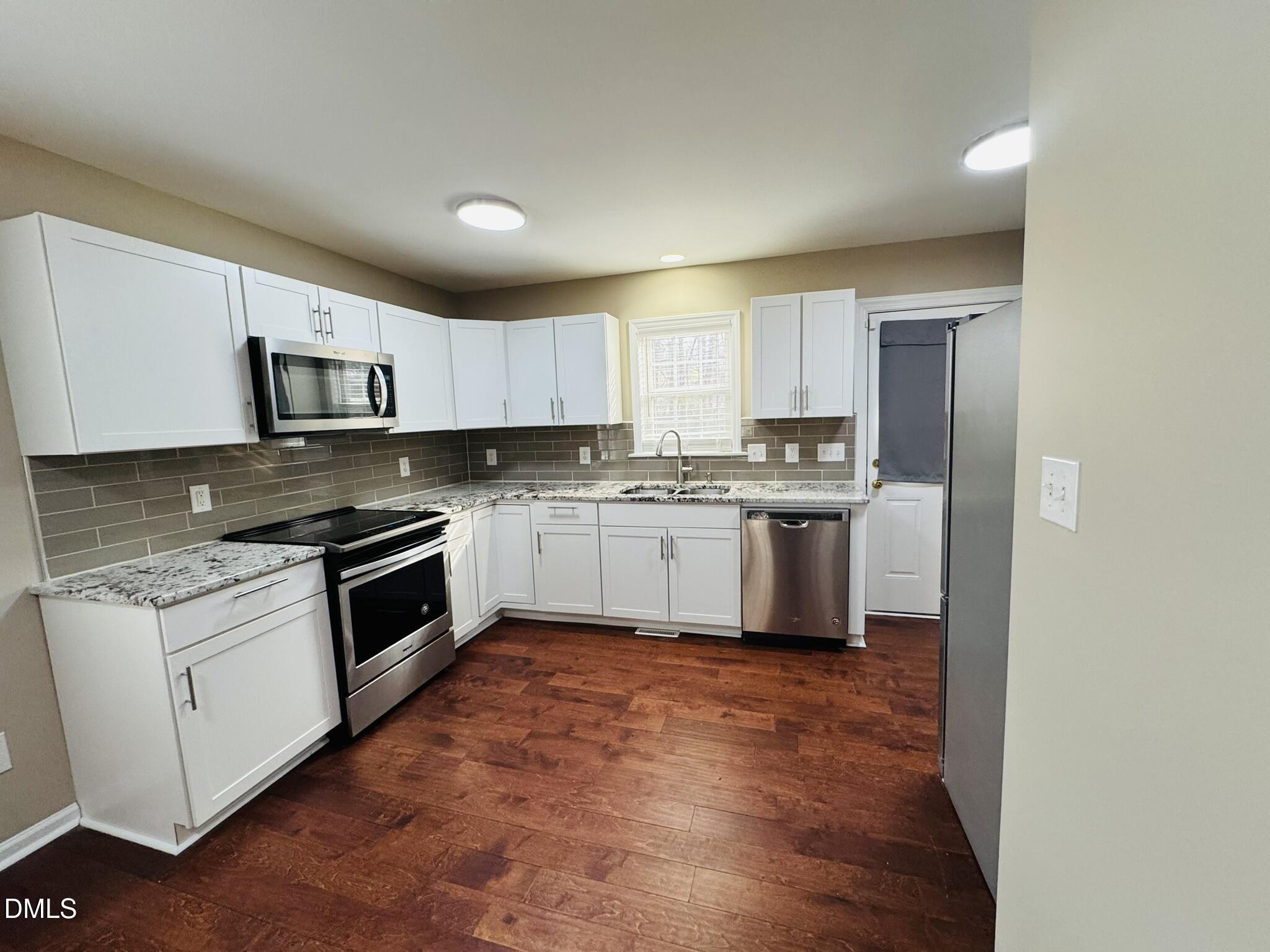 6904 Fox Haven Place Property Photo 6