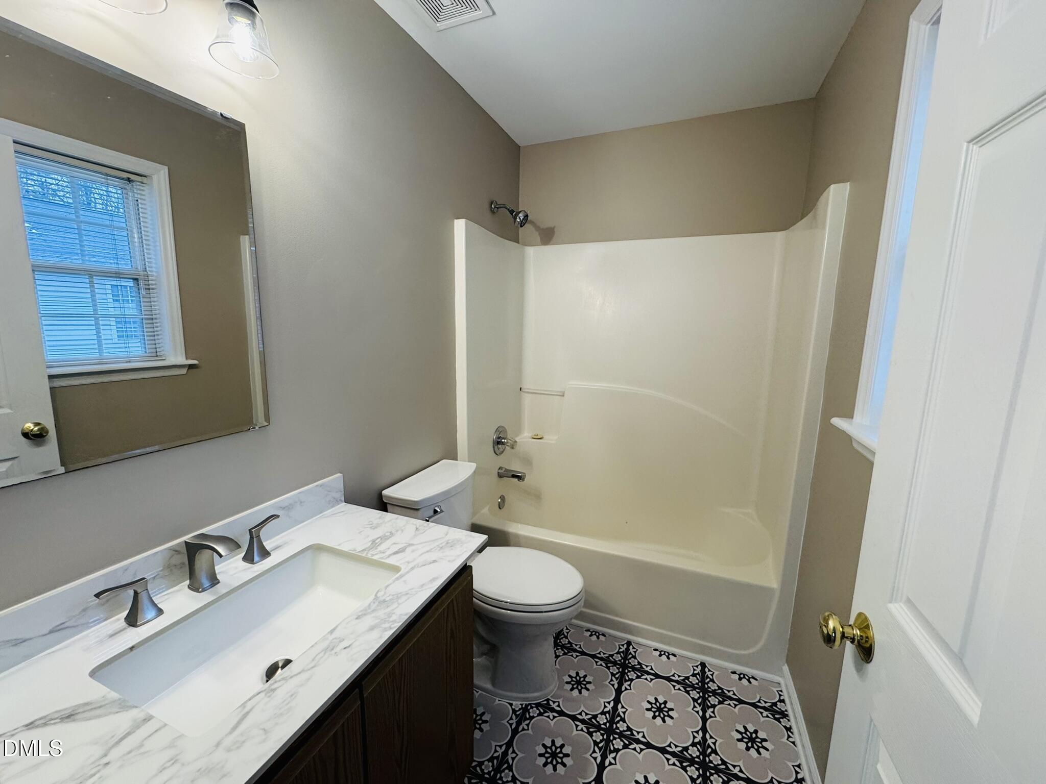 6904 Fox Haven Place Property Photo 10