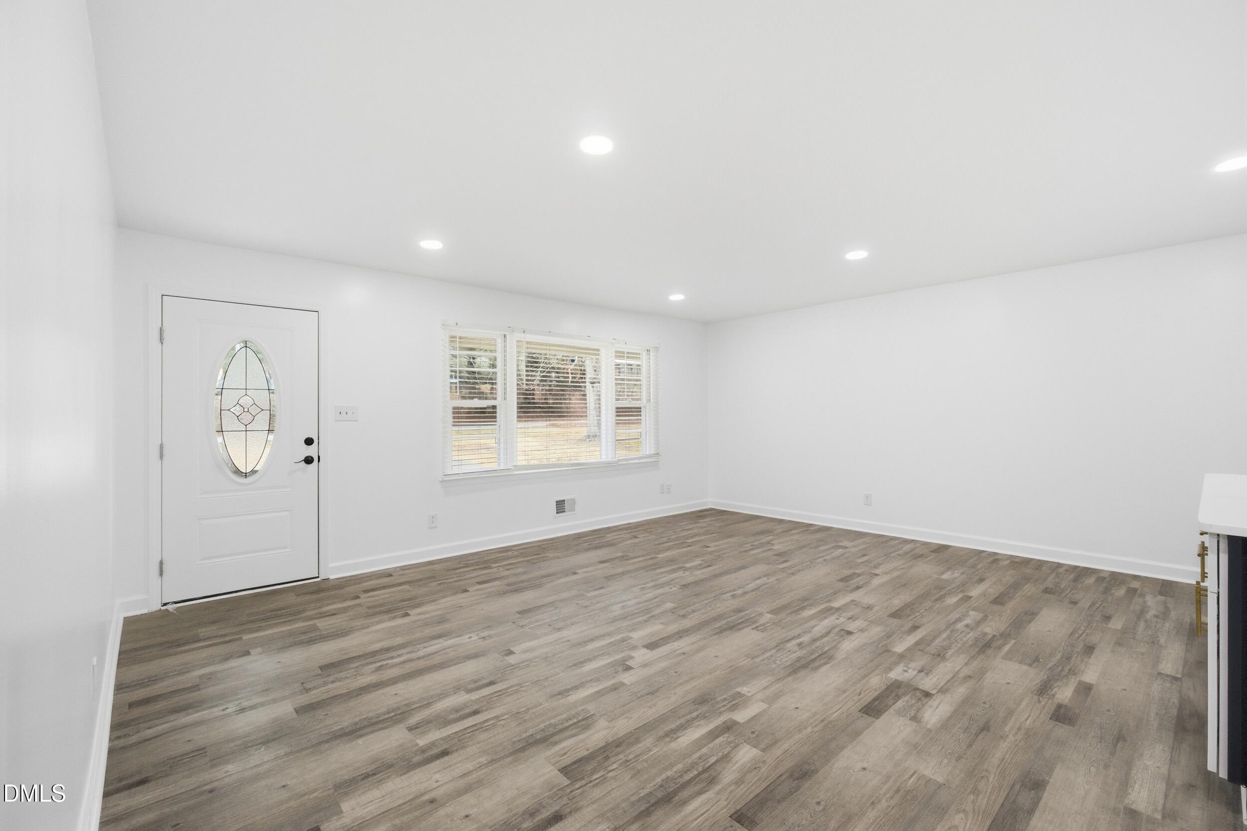 208 Lynnwood Estates Drive Property Photo 11