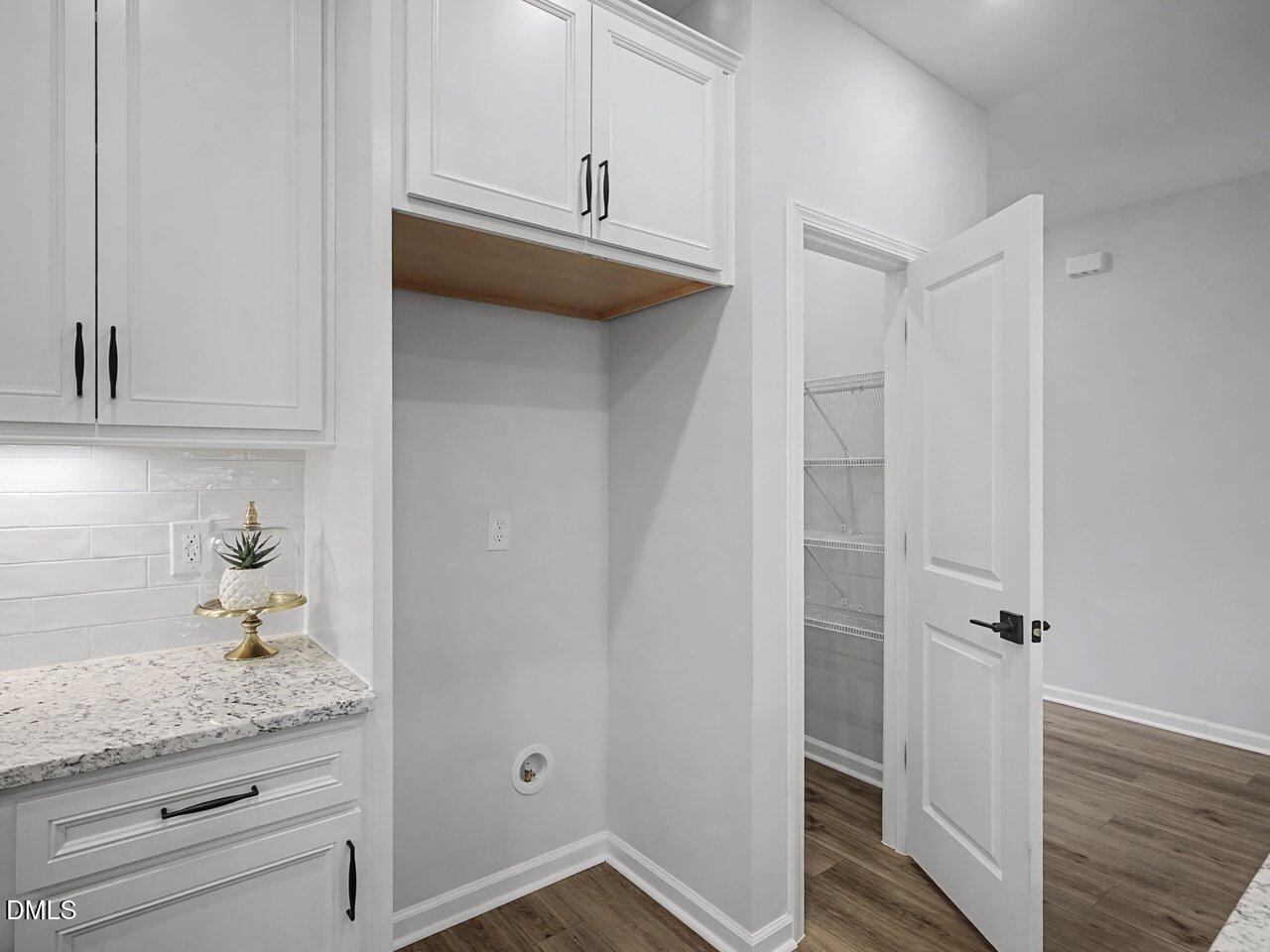 115 Circle City Way Property Photo 17